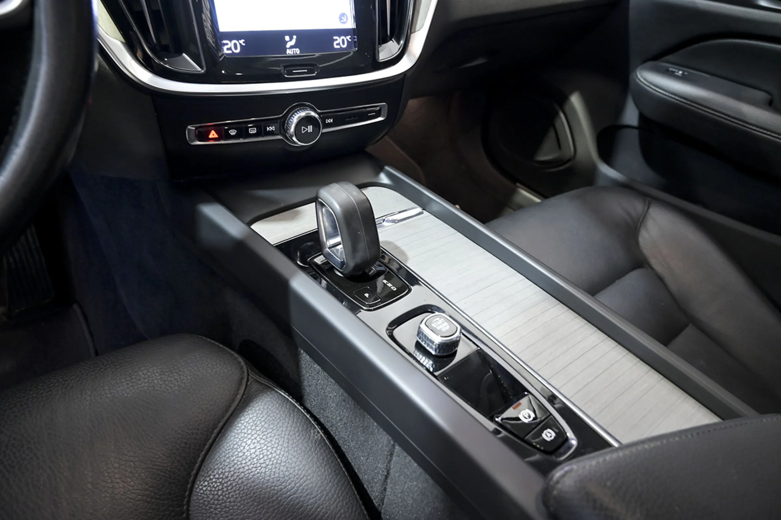 Volvo V60 Cross Country 2.0 B4 D AWD Cross Country Pro AUTO - Foto 29