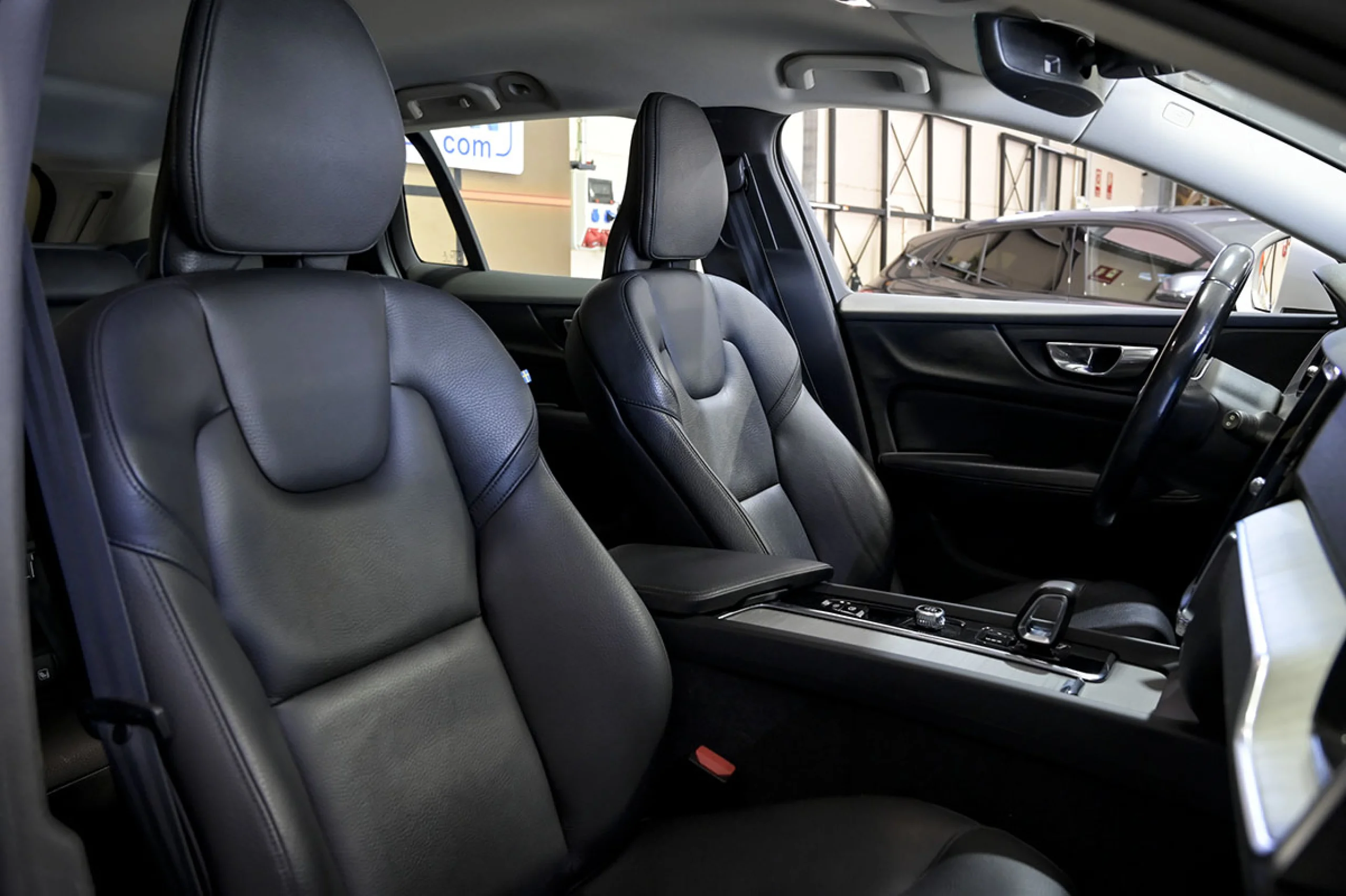 Volvo V60 Cross Country 2.0 B4 D AWD Cross Country Pro AUTO - Foto 31