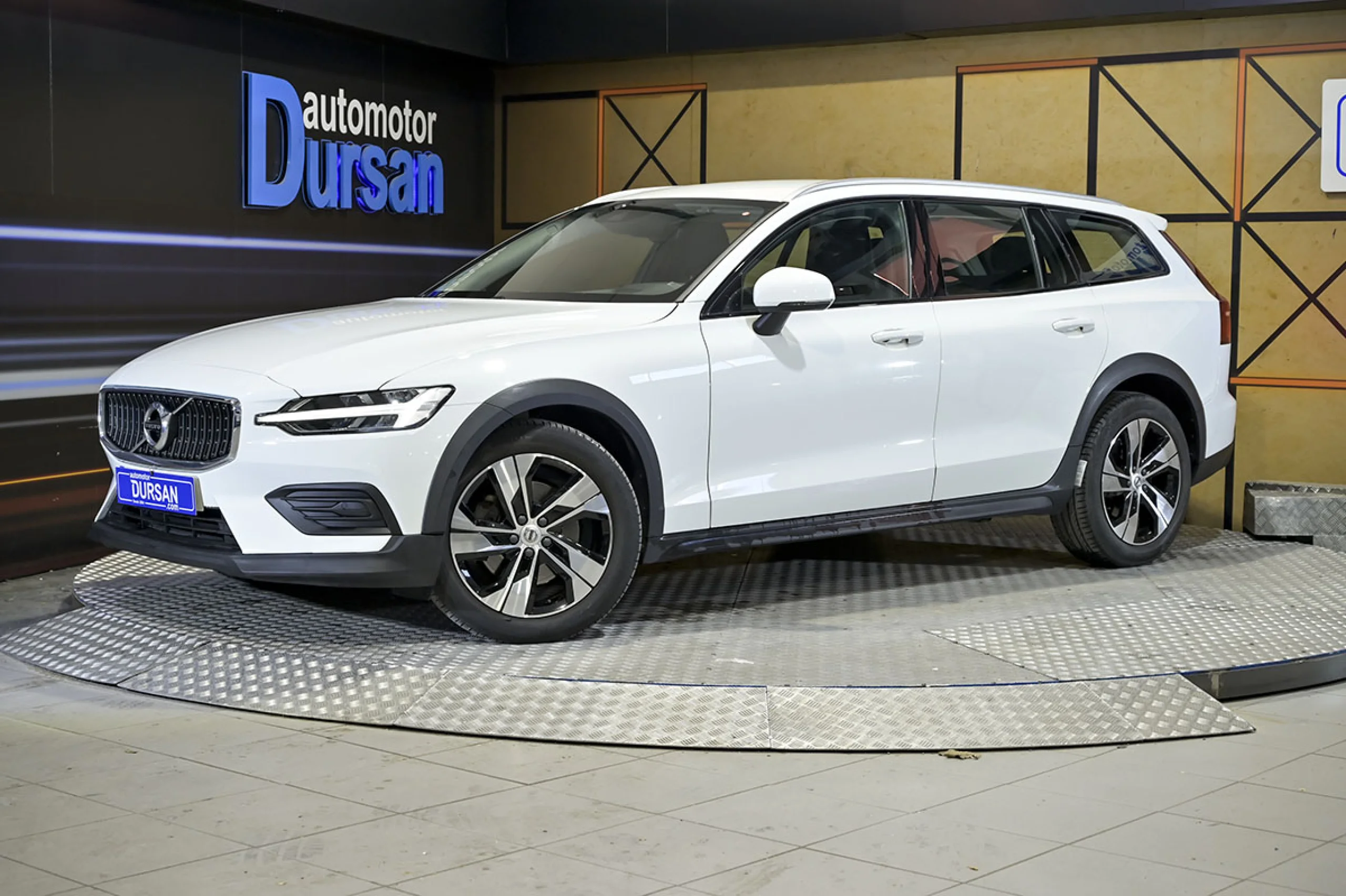 Volvo V60 Cross Country 2.0 B4 D AWD Cross Country Pro AUTO - Foto 1