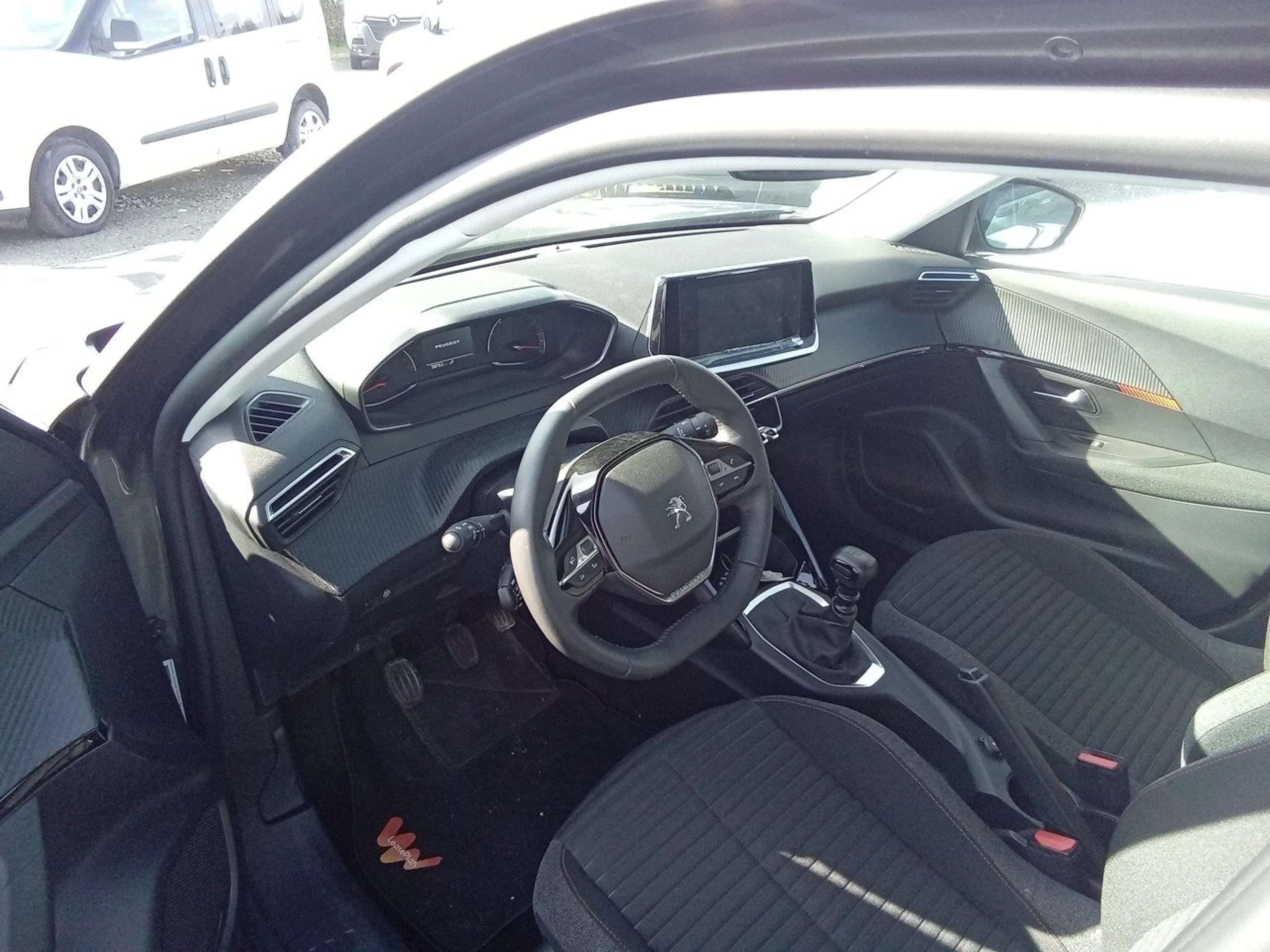 Peugeot 2008 Active Pack BlueHDI 81kW (110CV) - Foto 7