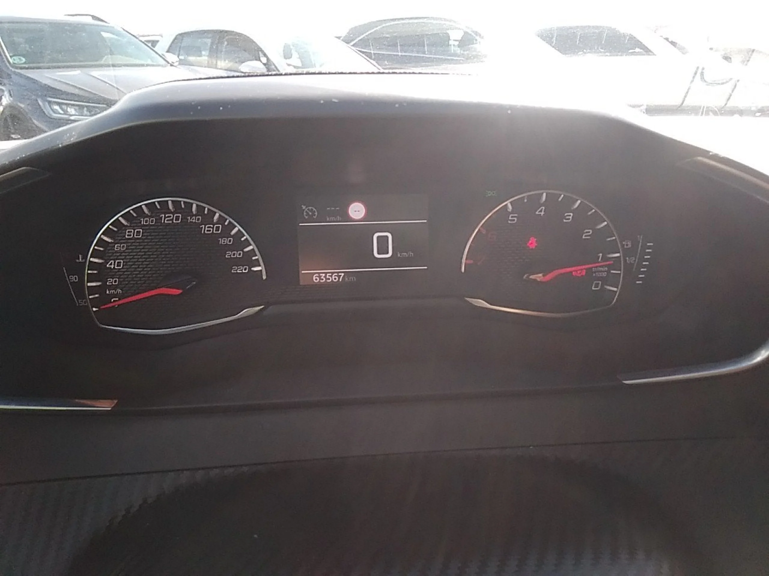 Peugeot 2008 Active Pack BlueHDI 81kW (110CV) - Foto 8