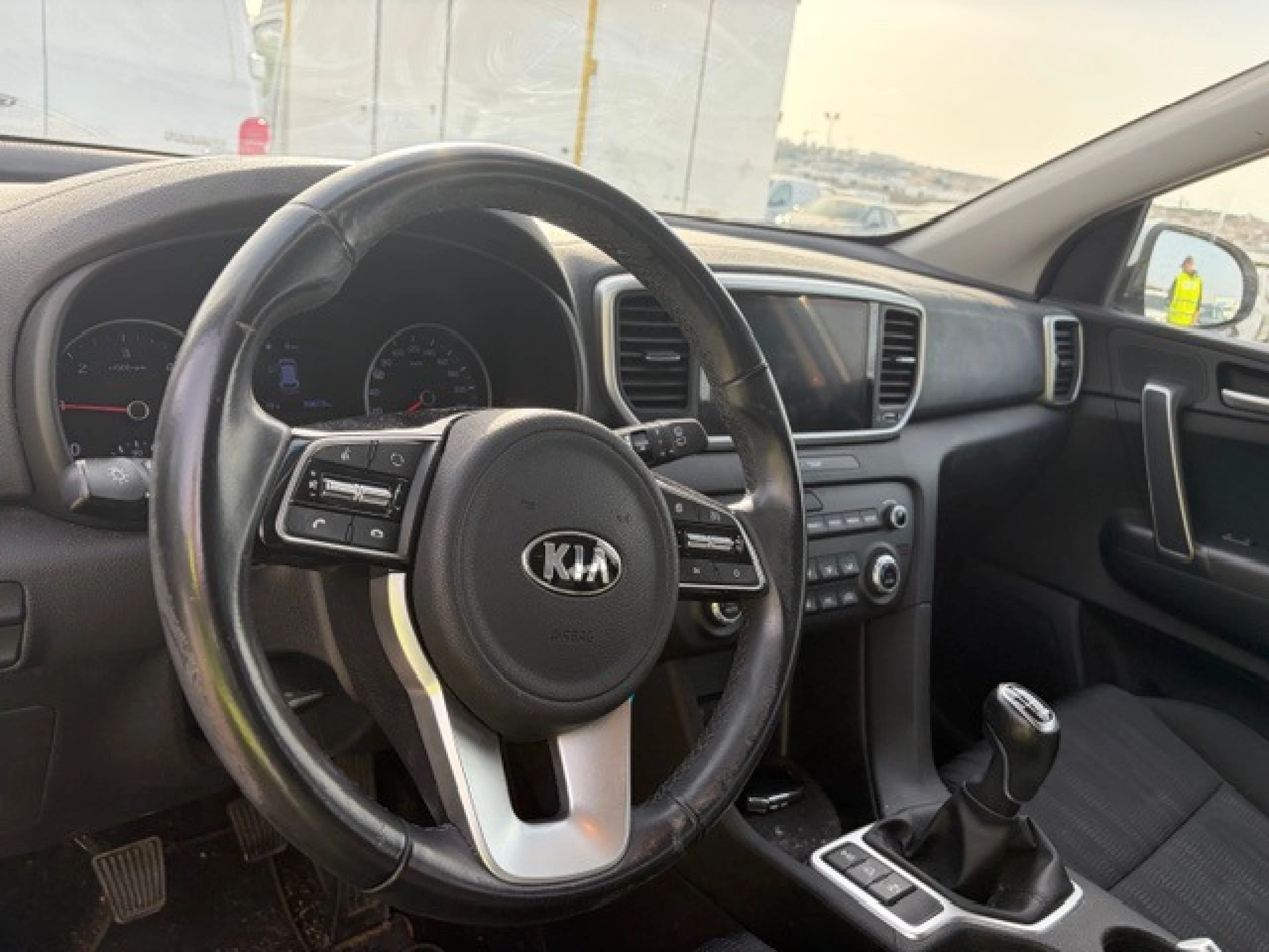 Kia Sportage 1.6 MHEV Business 100kW (136CV) 4x4 - Foto 7