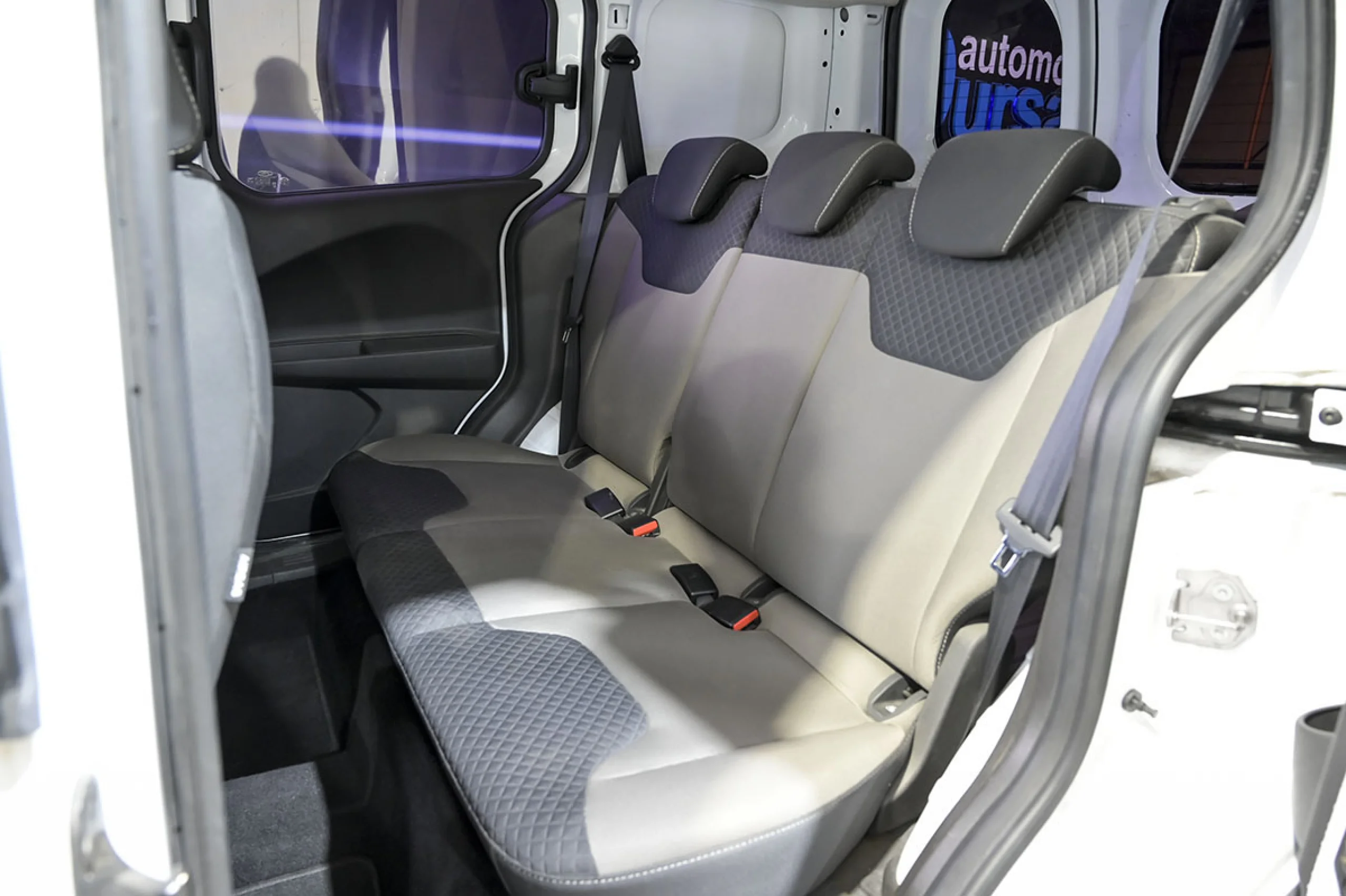 Ford Transit Courier Kombi 1.5 TDCi 56kW Trend - Foto 16