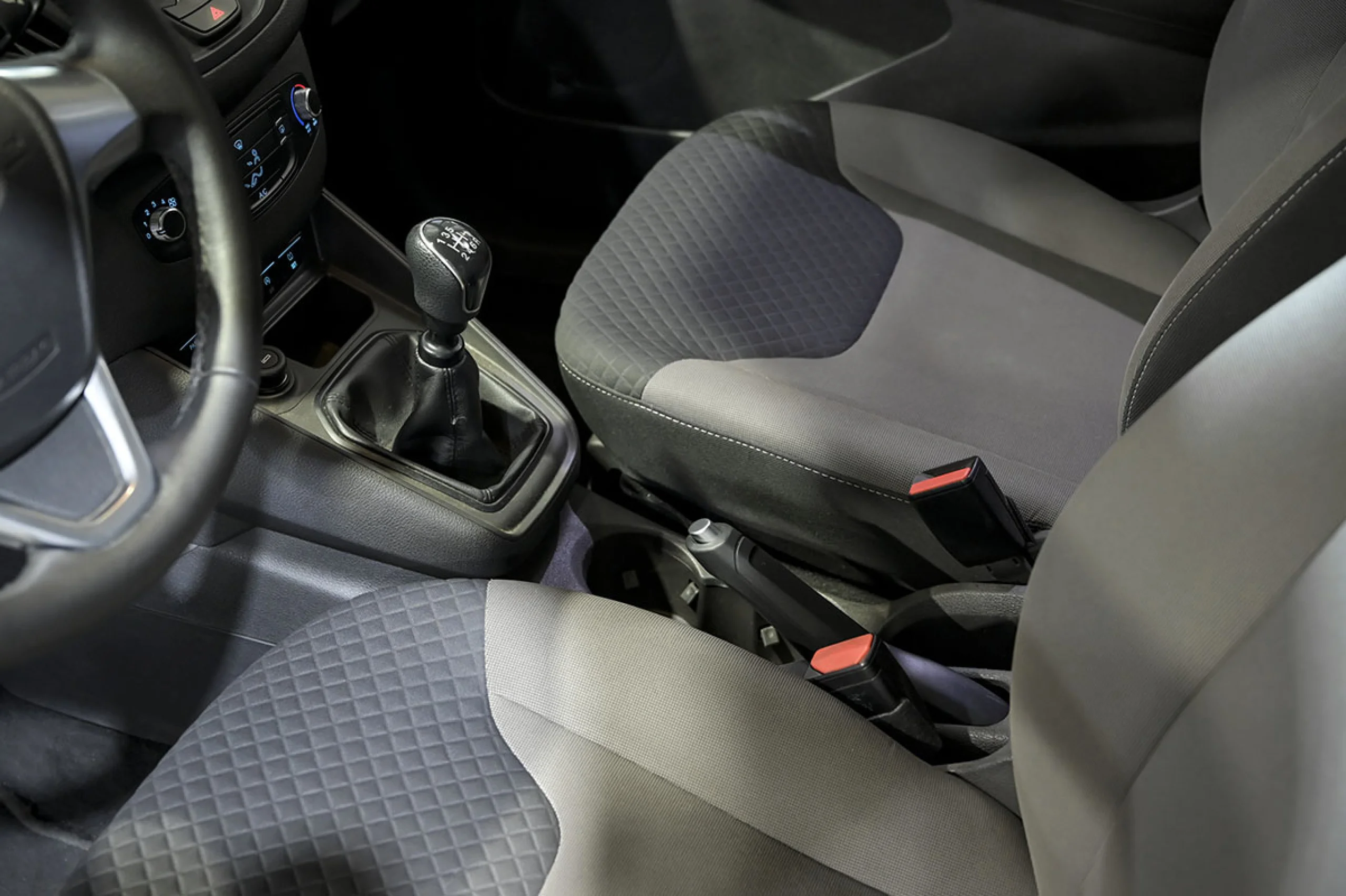 Ford Transit Courier Kombi 1.5 TDCi 56kW Trend - Foto 29