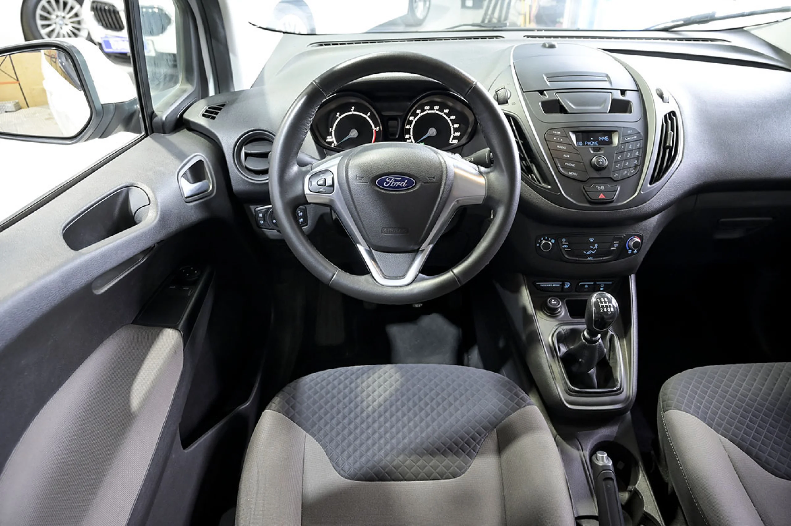 Ford Transit Courier Kombi 1.5 TDCi 56kW Trend - Foto 33