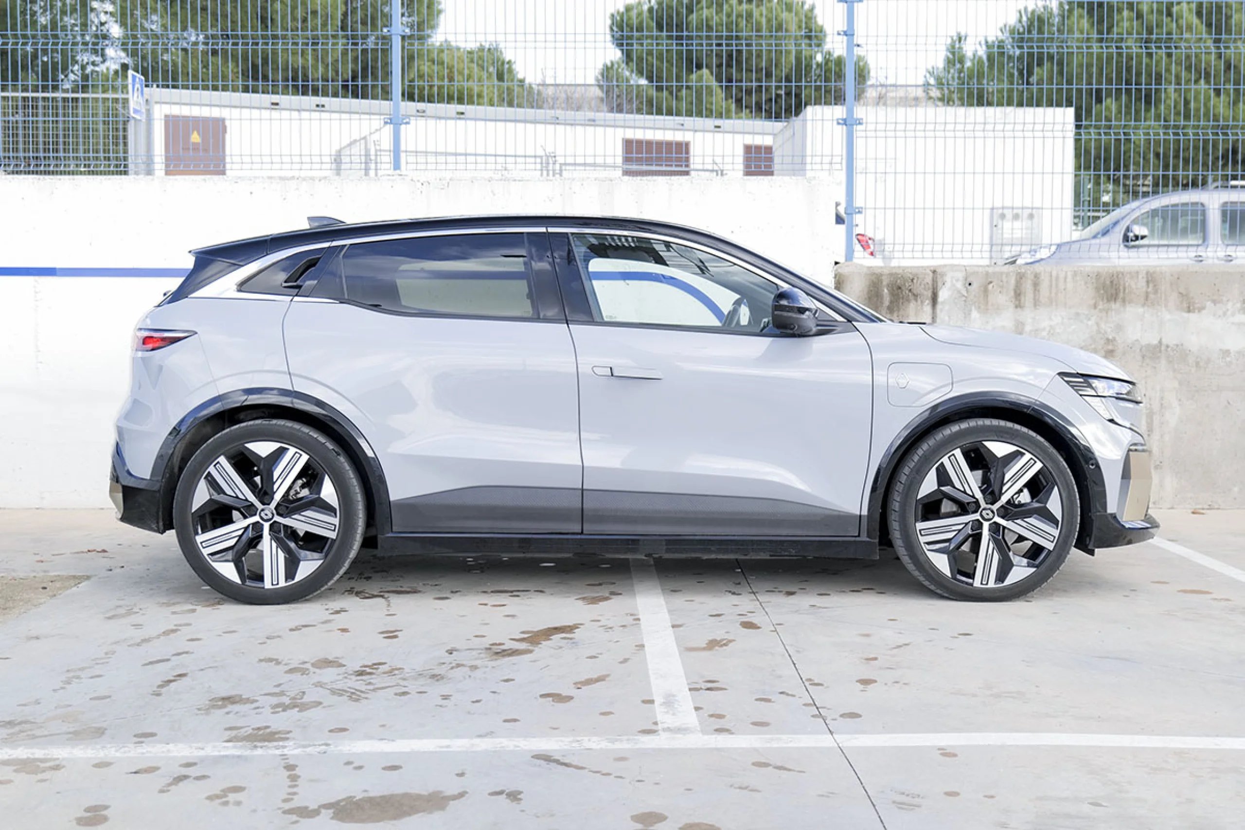 Renault Megane E-Tech iconic EV60 160kW 220CV optimum ch. - Foto 17