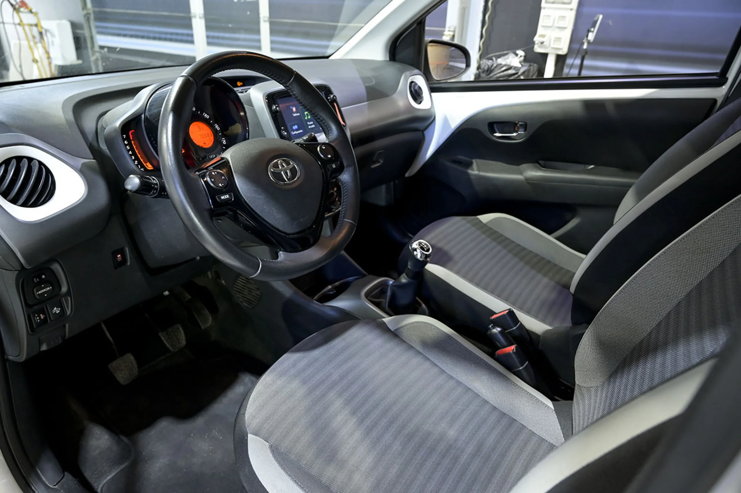 Toyota Aygo 1.0 X-Play - Foto 6