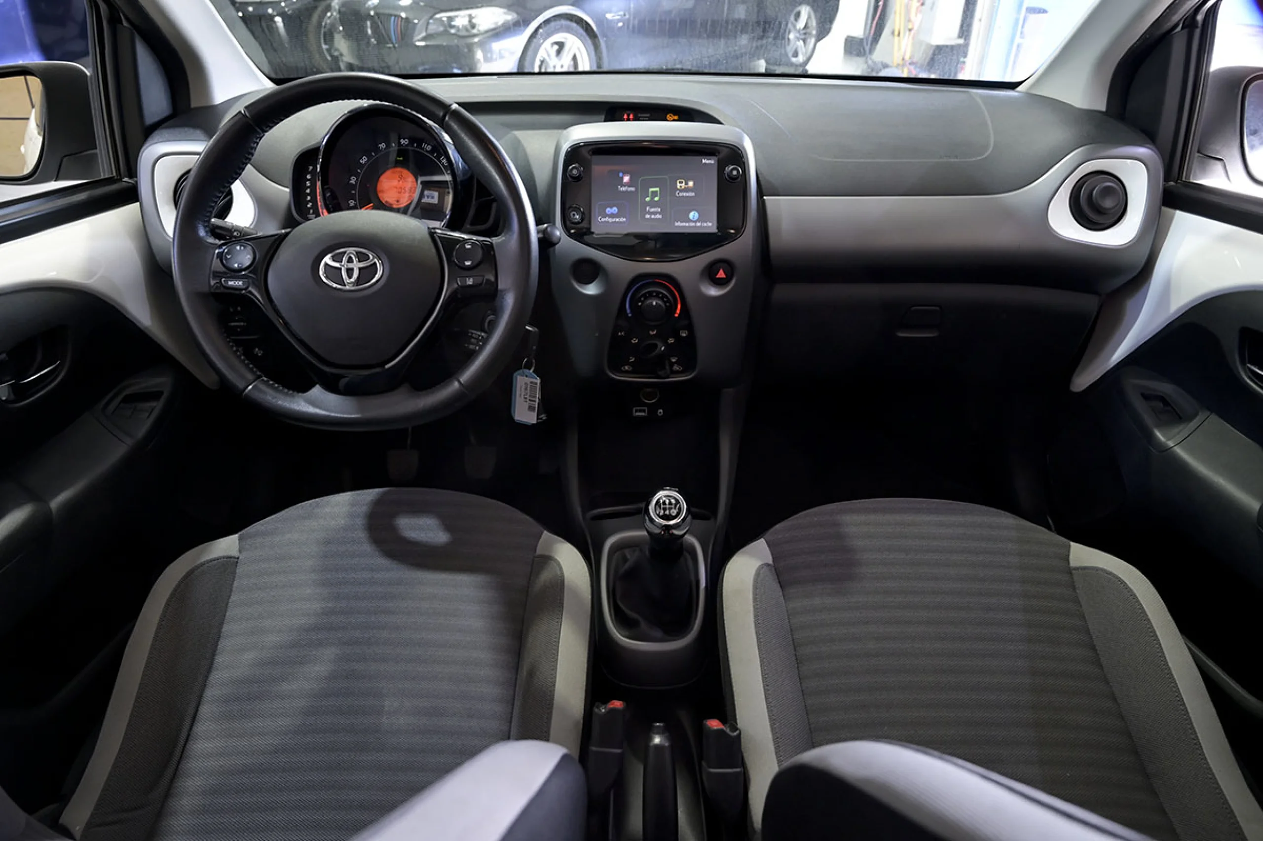 Toyota Aygo 1.0 X-Play - Foto 8