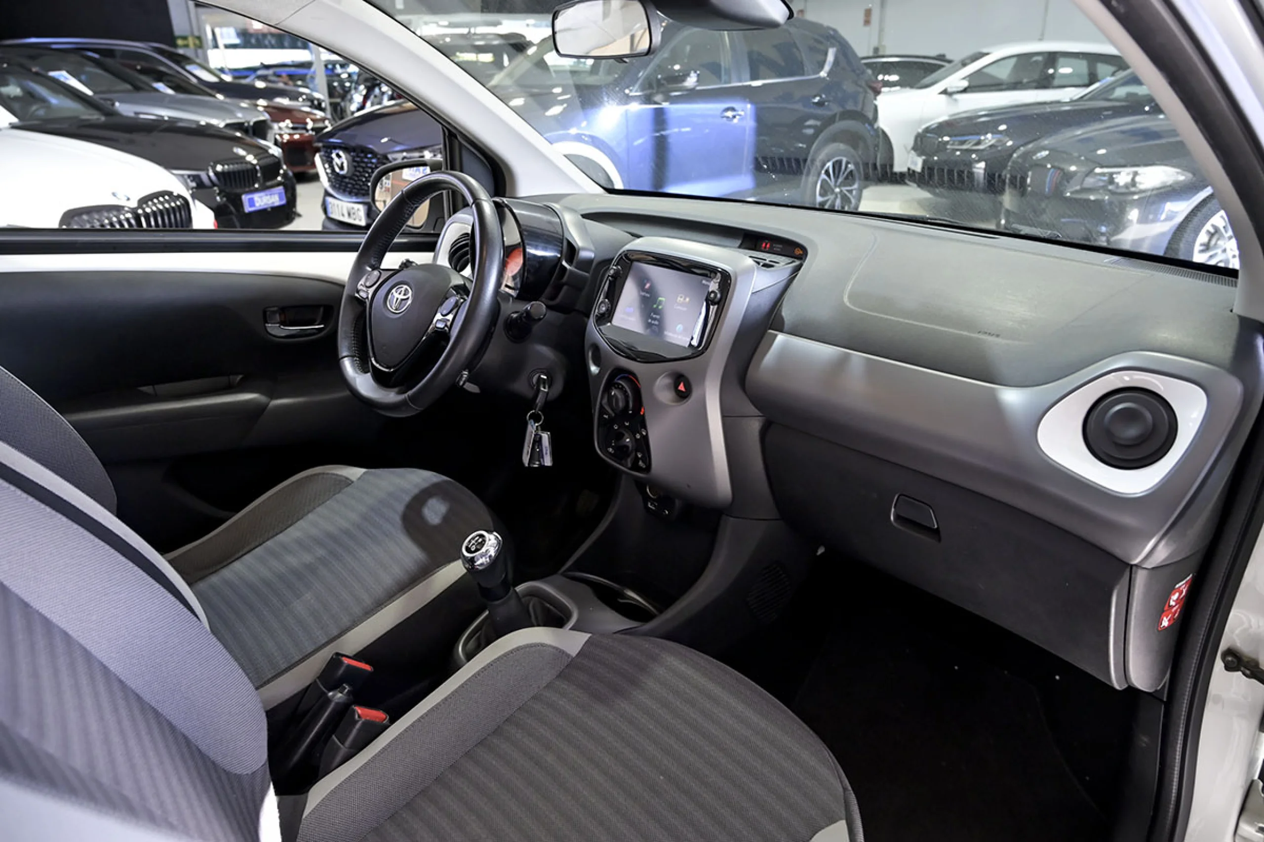 Toyota Aygo 1.0 X-Play - Foto 23