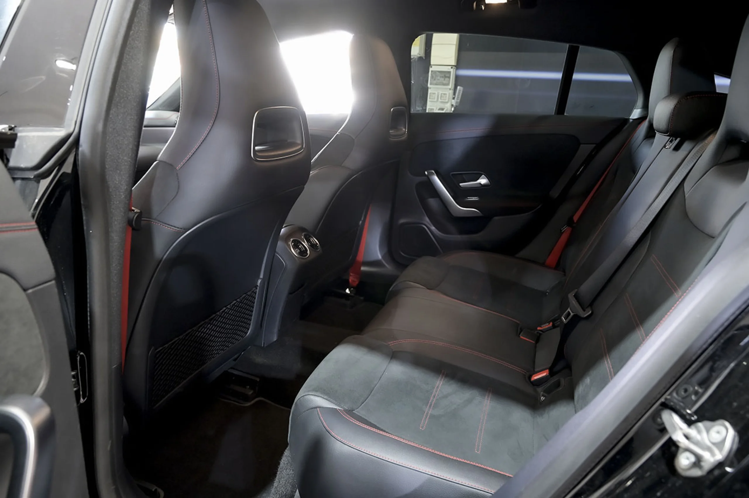 Mercedes-Benz CLA 35 AMG MERCEDES-BENZ CLA CLA MercedesAMG 35 4MATIC Shooting Bra - Foto 15