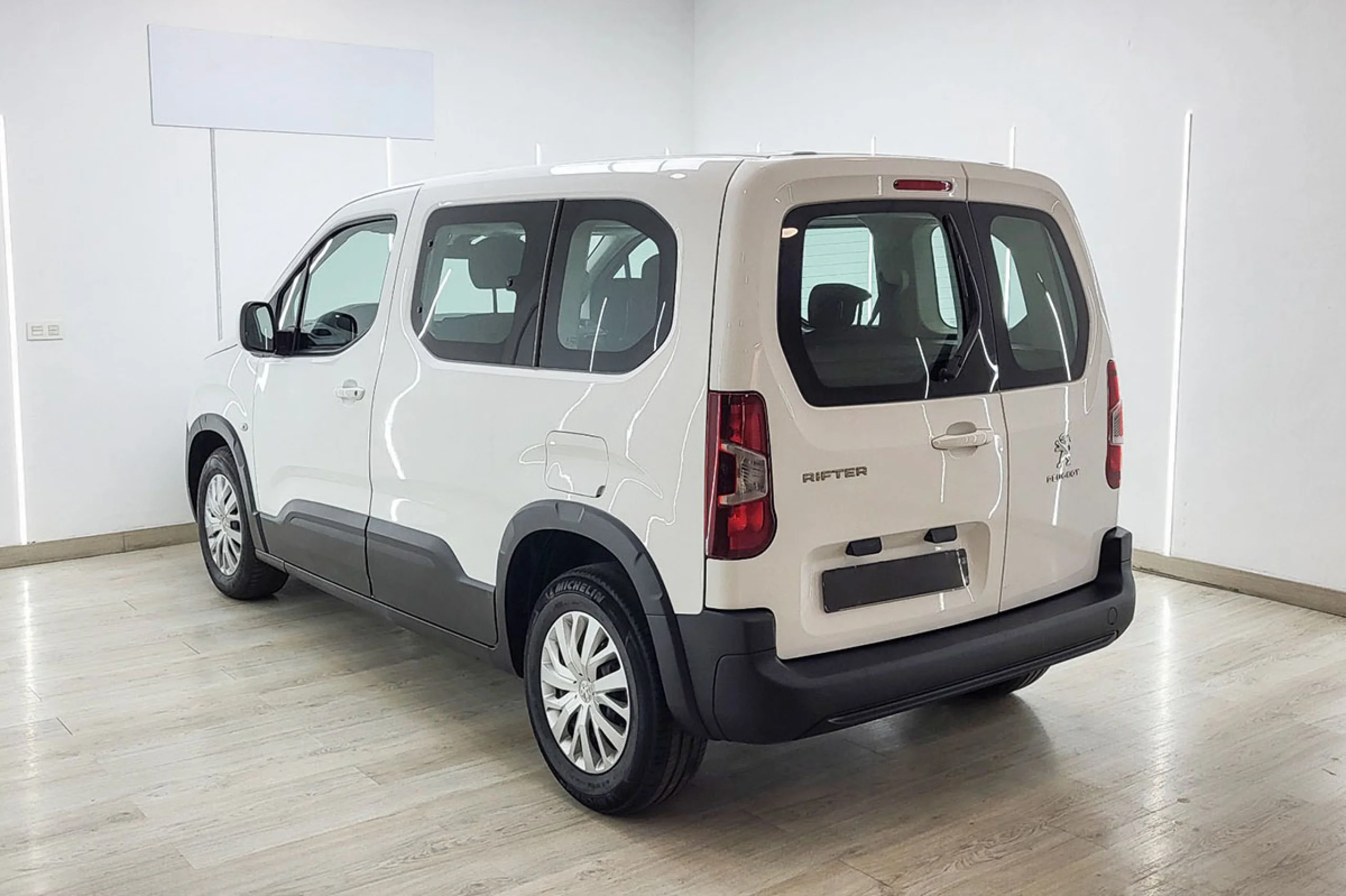 Peugeot Rifter Active Standard BlueHDi 73kW - Foto 4