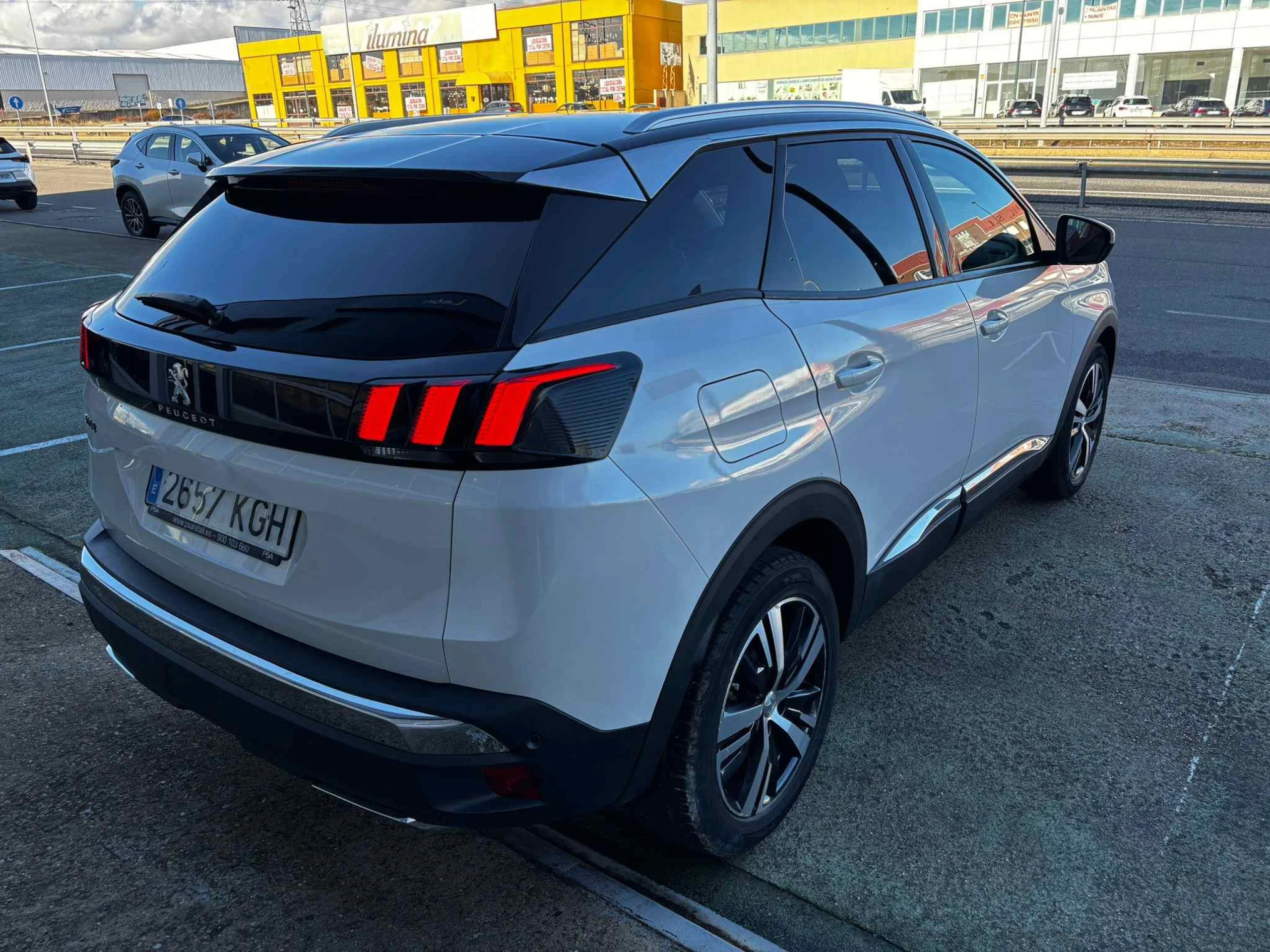 Peugeot 3008 1.2 S&amp;S PureTech Allure EAT6 130 - Foto 4
