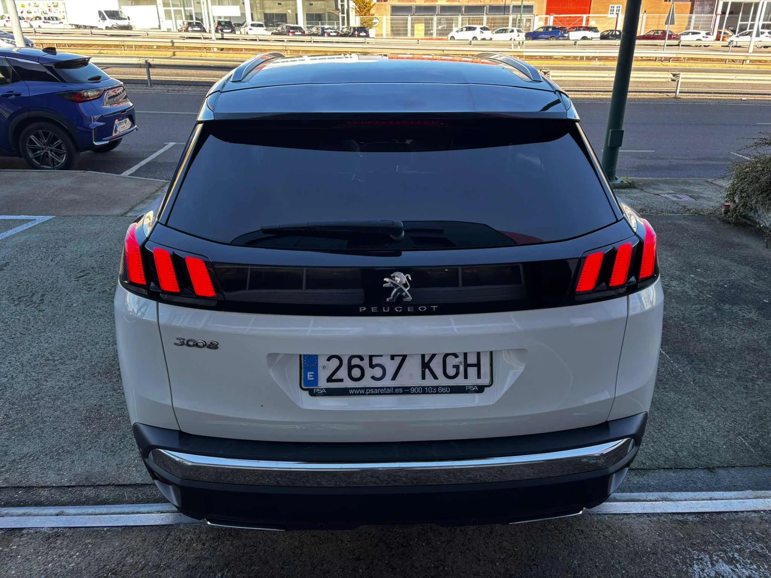 Peugeot 3008 1.2 S&amp;S PureTech Allure EAT6 130 - Foto 5