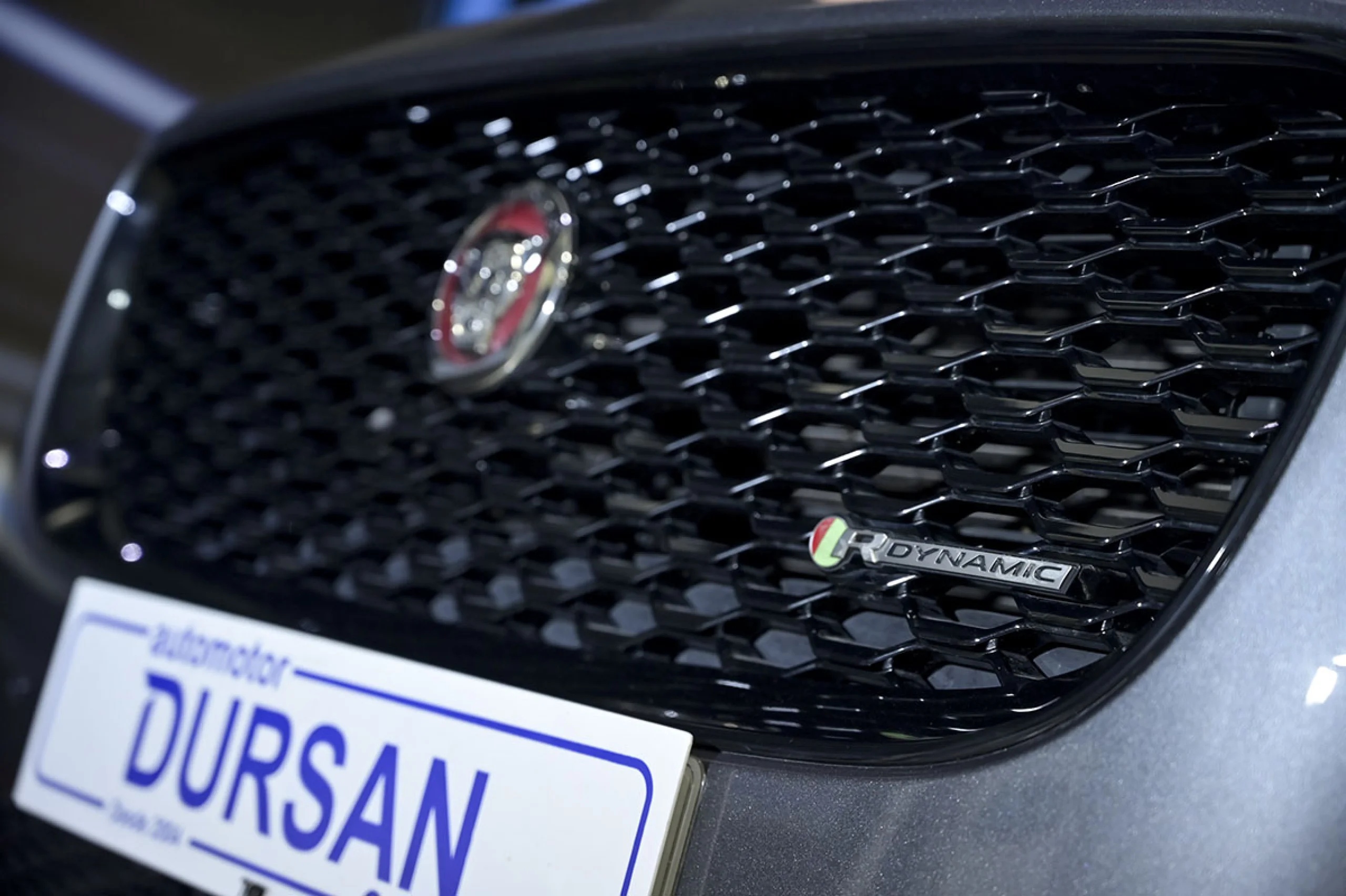 Jaguar E-Pace 2.0D 110kW RDynamic 4WD - Foto 22