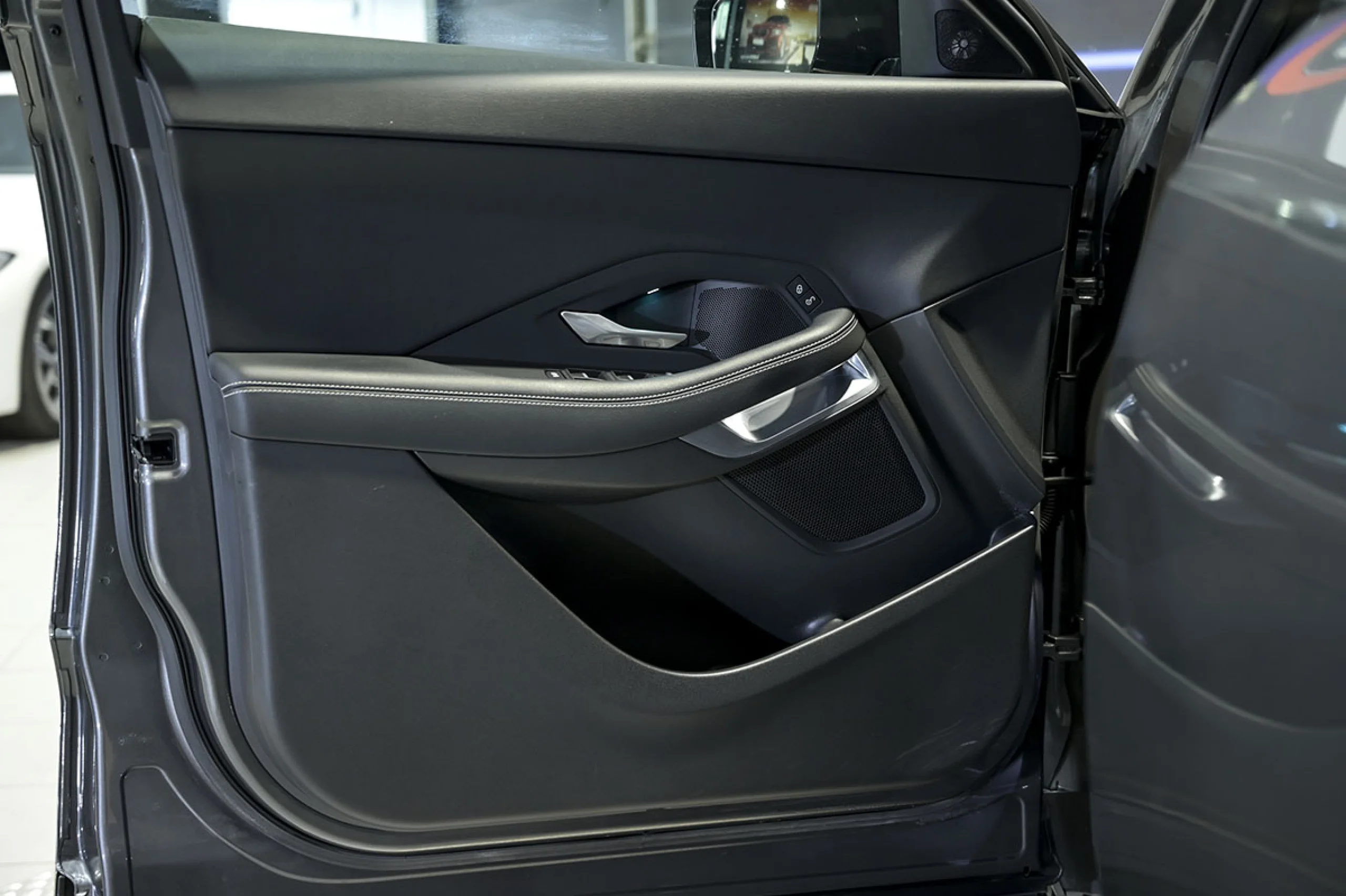 Jaguar E-Pace 2.0D 110kW RDynamic 4WD - Foto 24