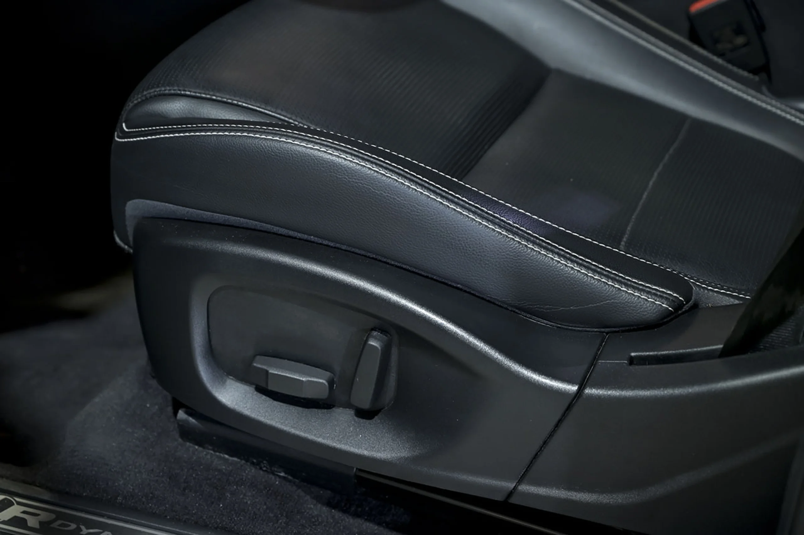 Jaguar E-Pace 2.0D 110kW RDynamic 4WD - Foto 28