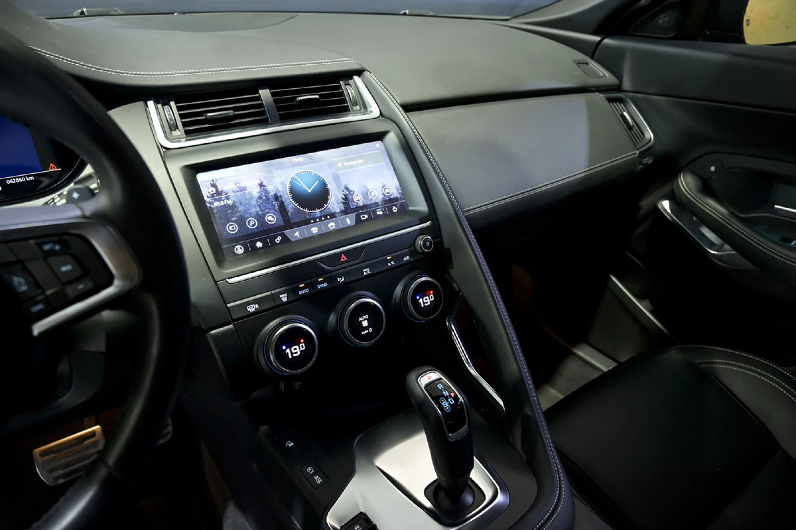 Jaguar E-Pace 2.0D 110kW RDynamic 4WD - Foto 35