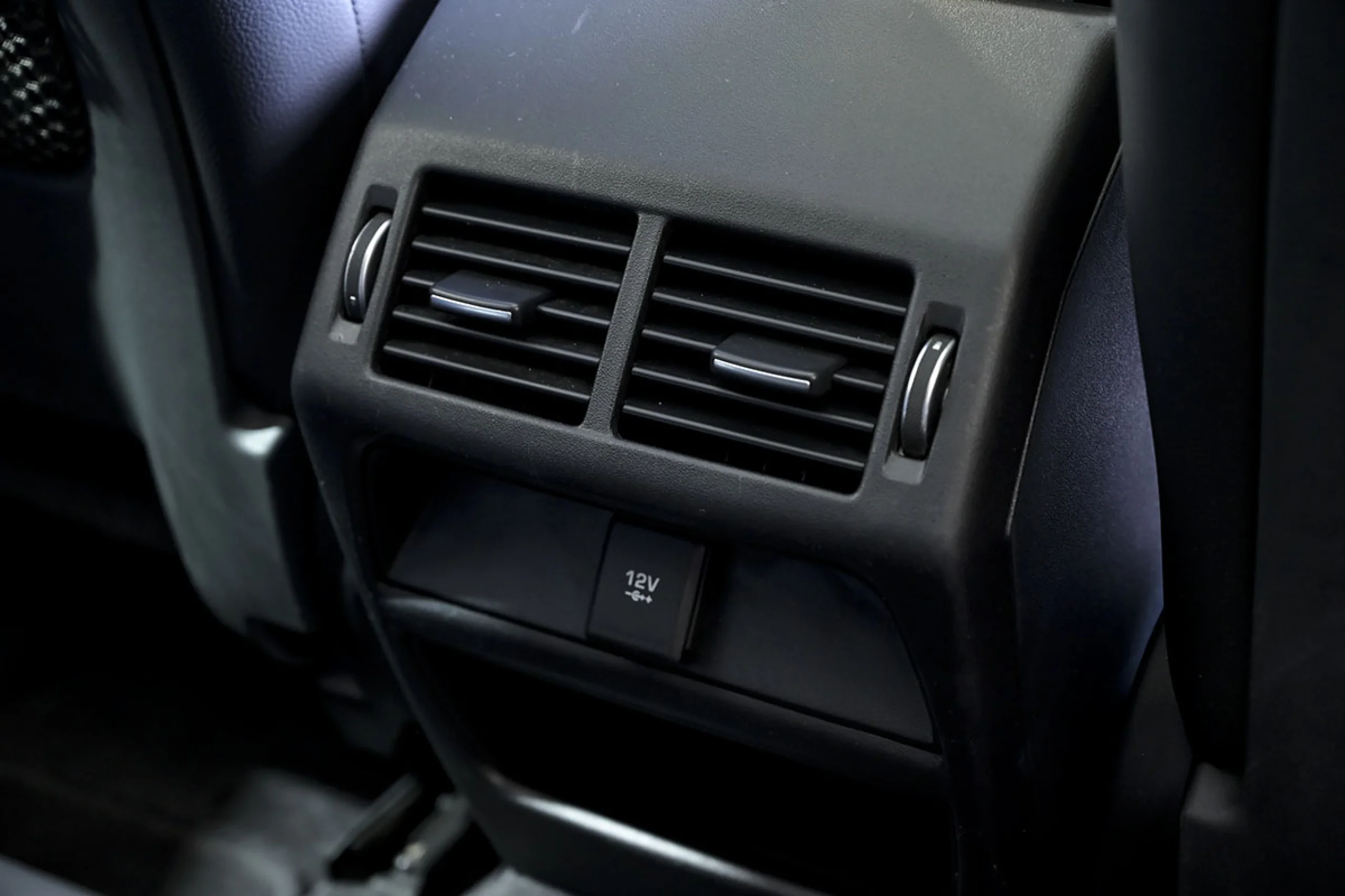 Jaguar E-Pace 2.0D 110kW RDynamic 4WD - Foto 42