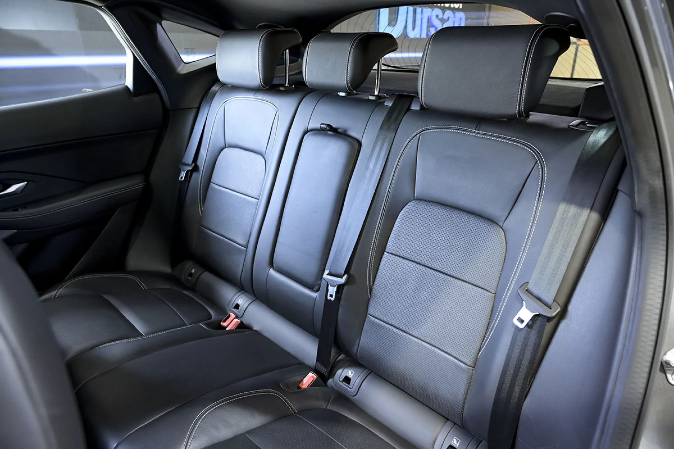 Jaguar E-Pace 2.0D 110kW RDynamic 4WD - Foto 18