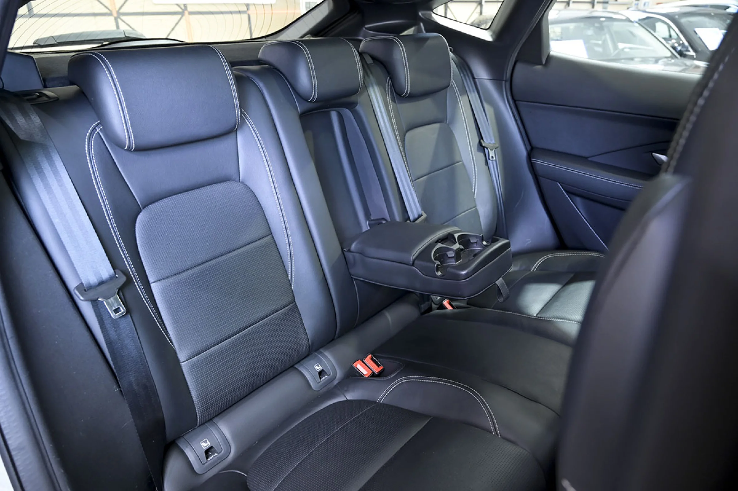 Jaguar E-Pace 2.0D 110kW RDynamic 4WD - Foto 19