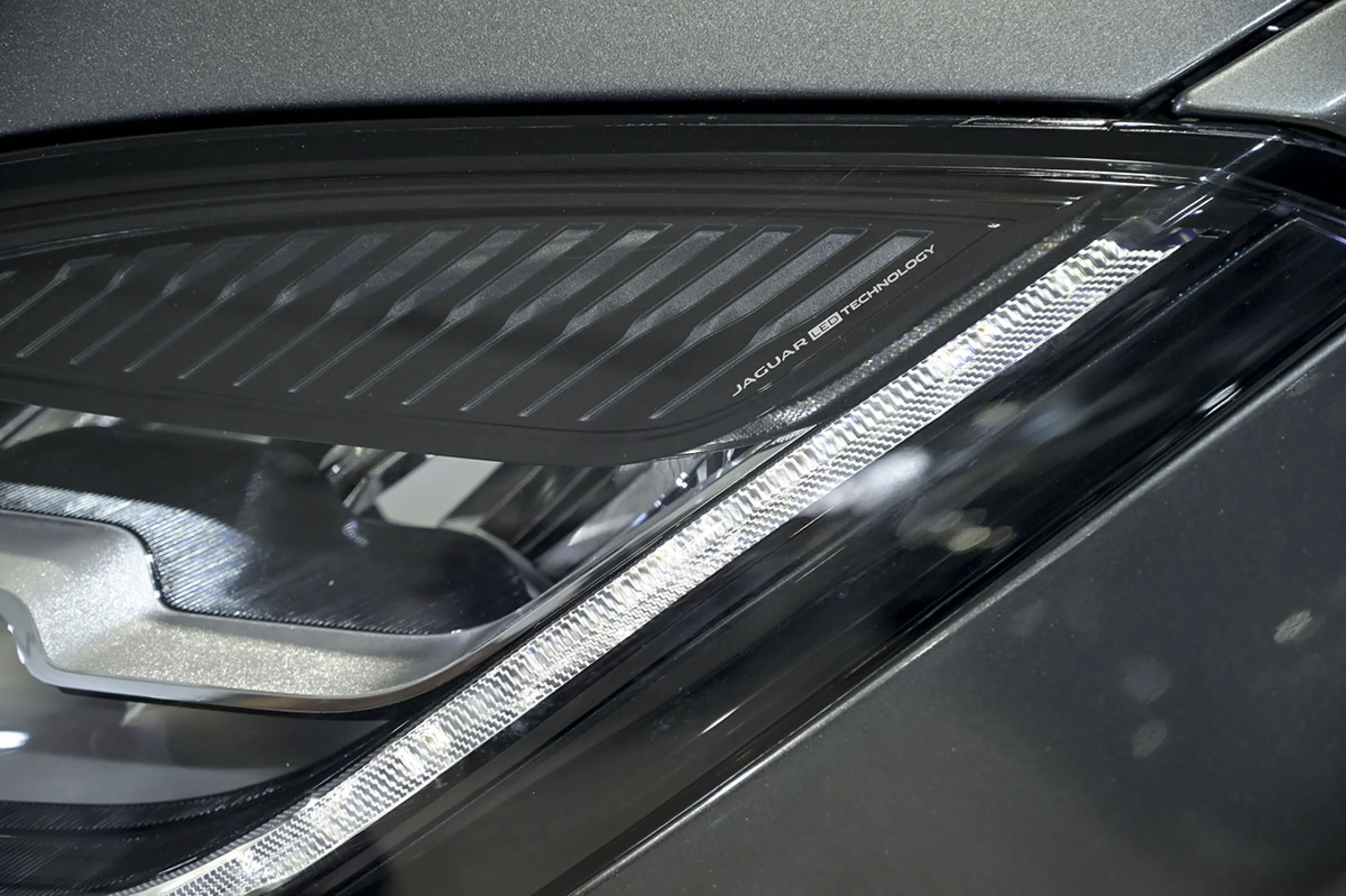 Jaguar E-Pace 2.0D 110kW RDynamic 4WD - Foto 23