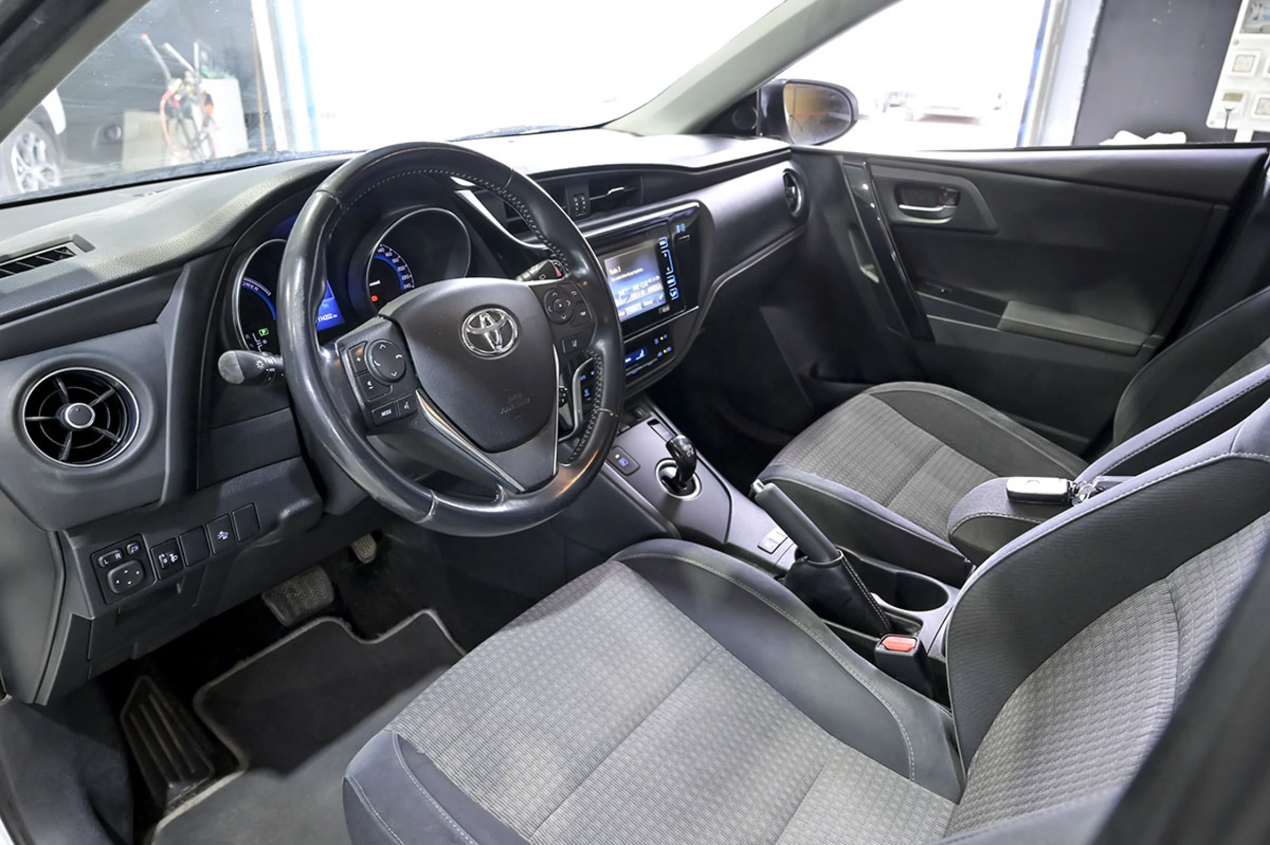 Toyota Auris 1.8 140H Hybrid Feel - Foto 6