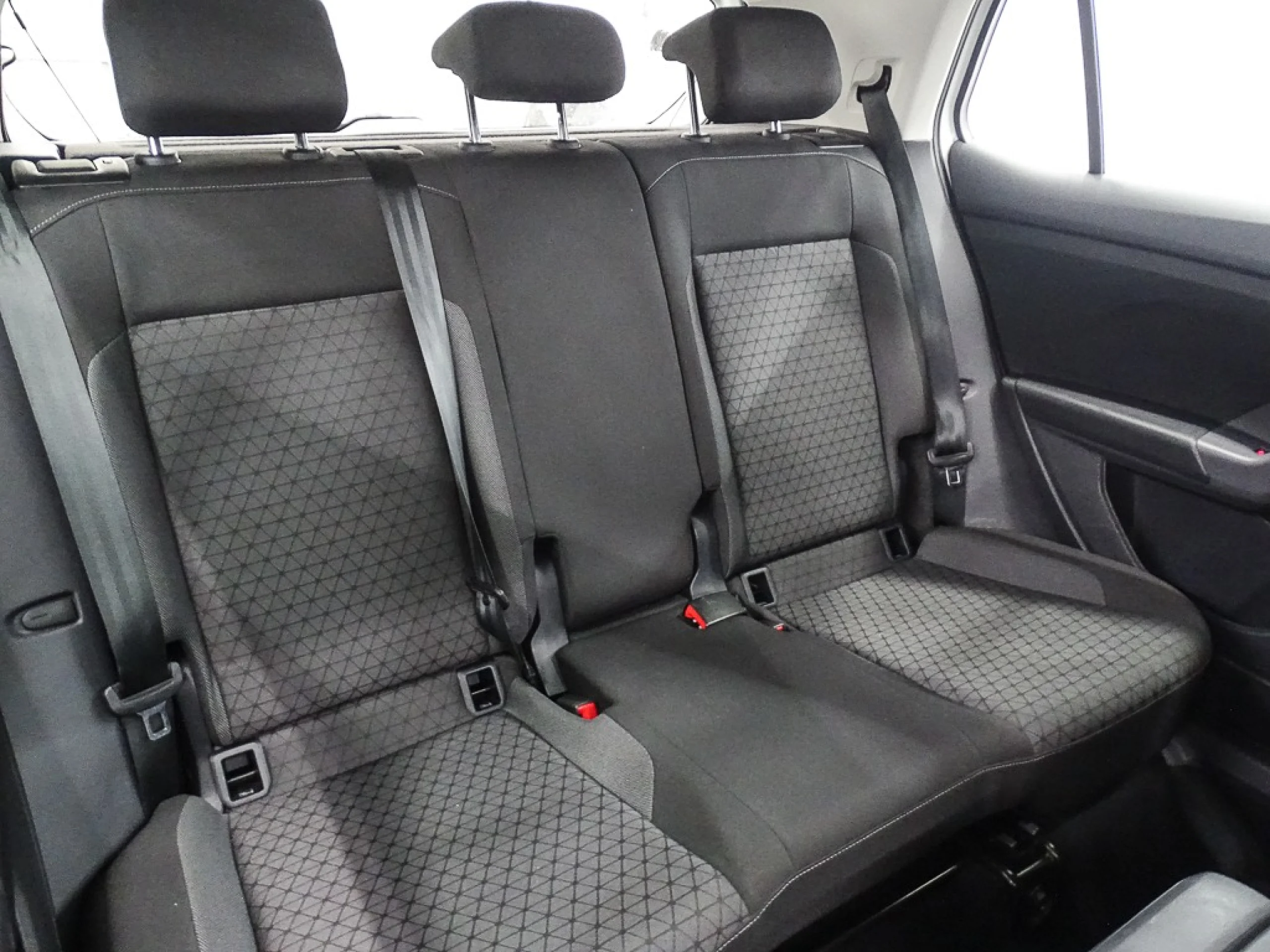 Volkswagen T-CROSS Advance 1.0 TSI 81kW 110CV - Foto 14