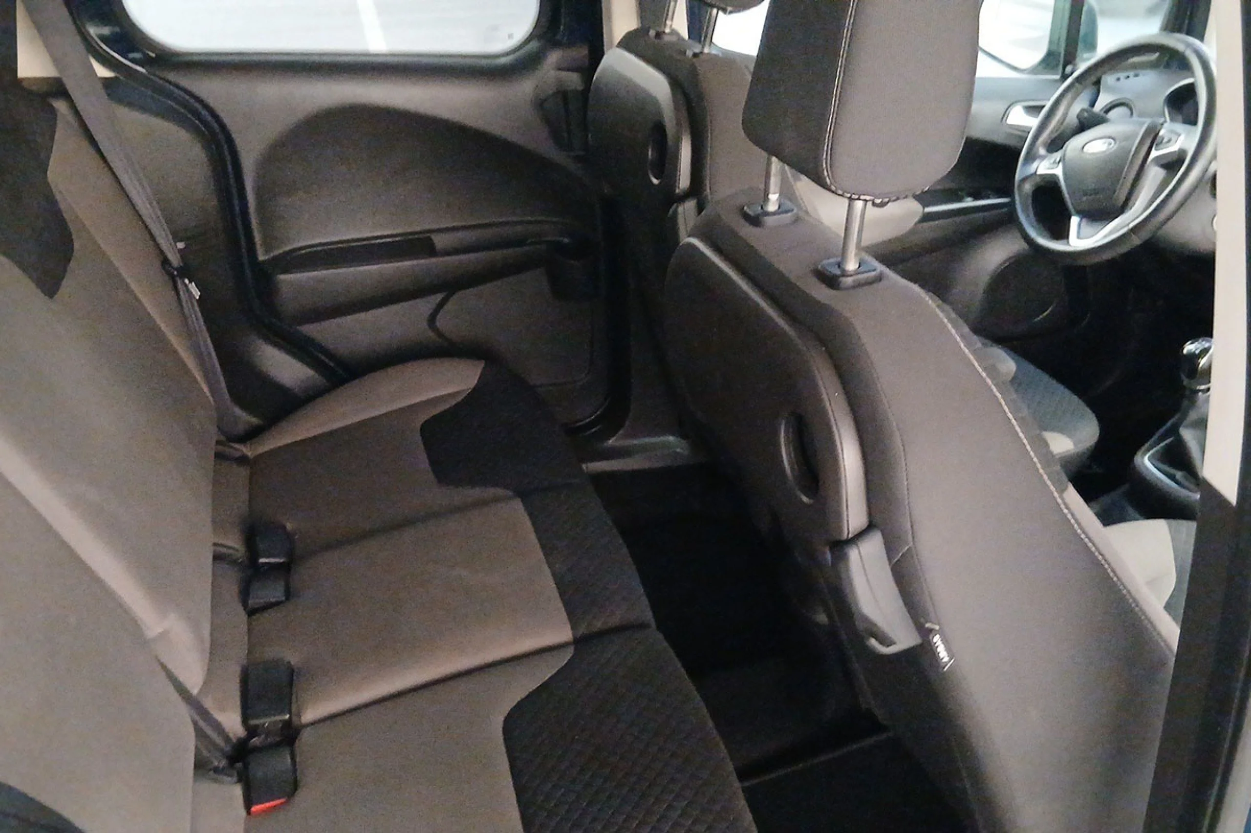 Ford Tourneo Courier 1.0 EcoBoost 100cv Trend - Foto 14