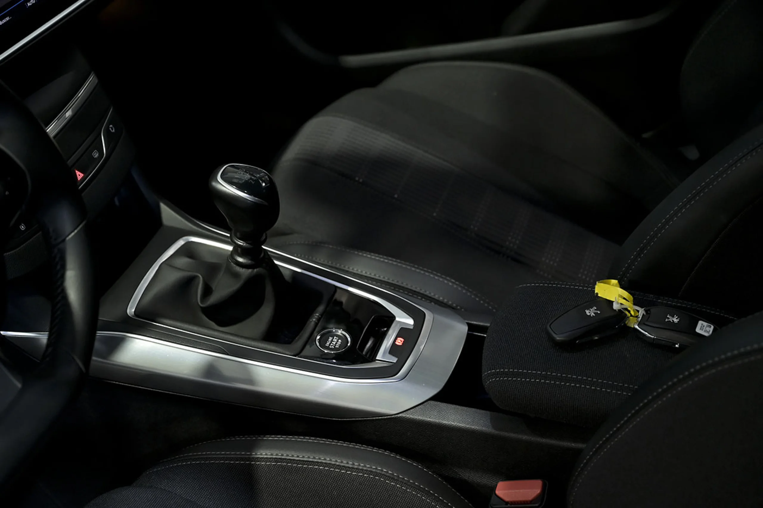 Peugeot 308 SW Allure Pack BlueHDI 130 SS - Foto 31