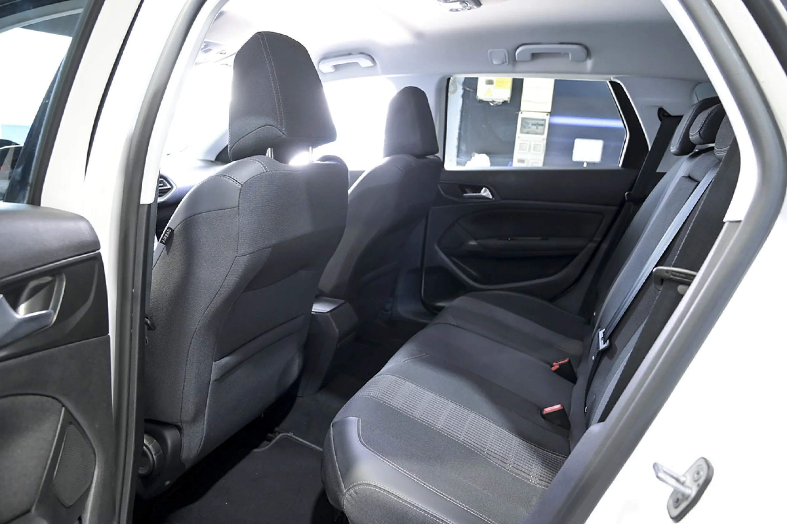 Peugeot 308 SW Allure Pack BlueHDI 130 SS - Foto 16