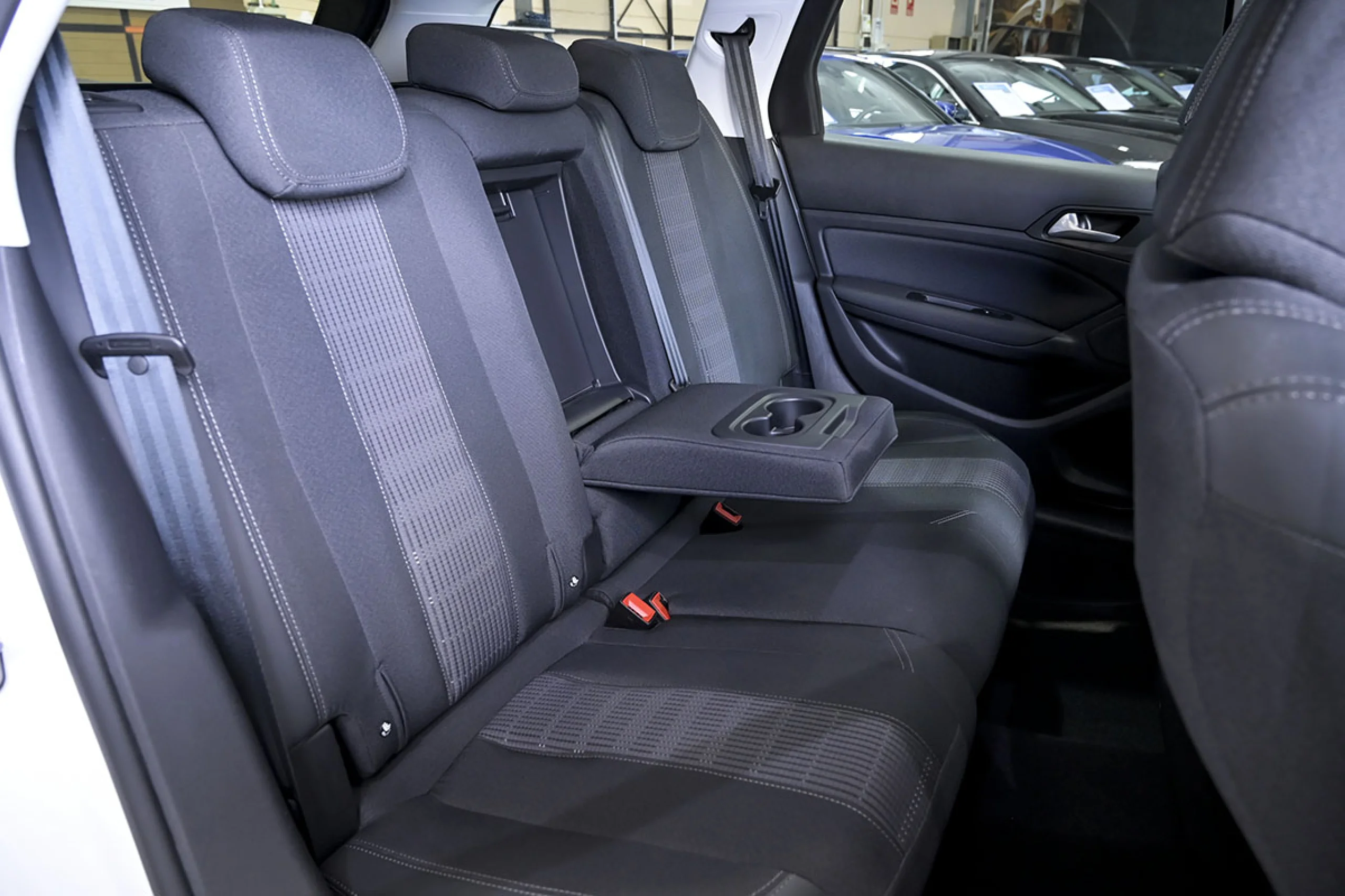 Peugeot 308 SW Allure Pack BlueHDI 130 SS - Foto 18