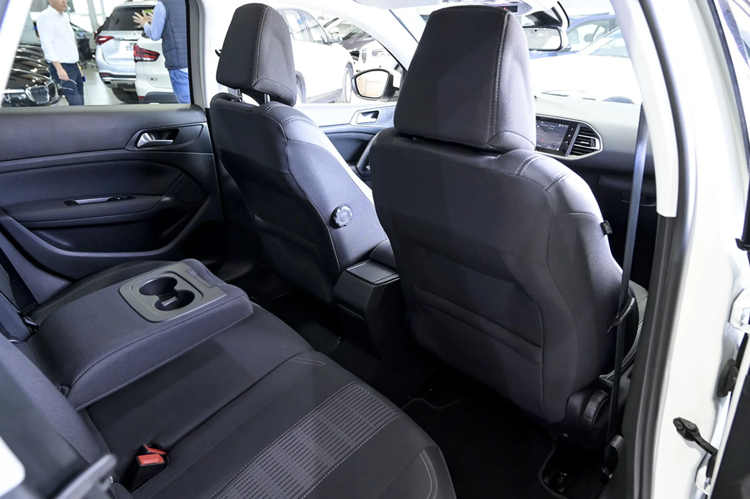 Peugeot 308 SW Allure Pack BlueHDI 130 SS - Foto 15