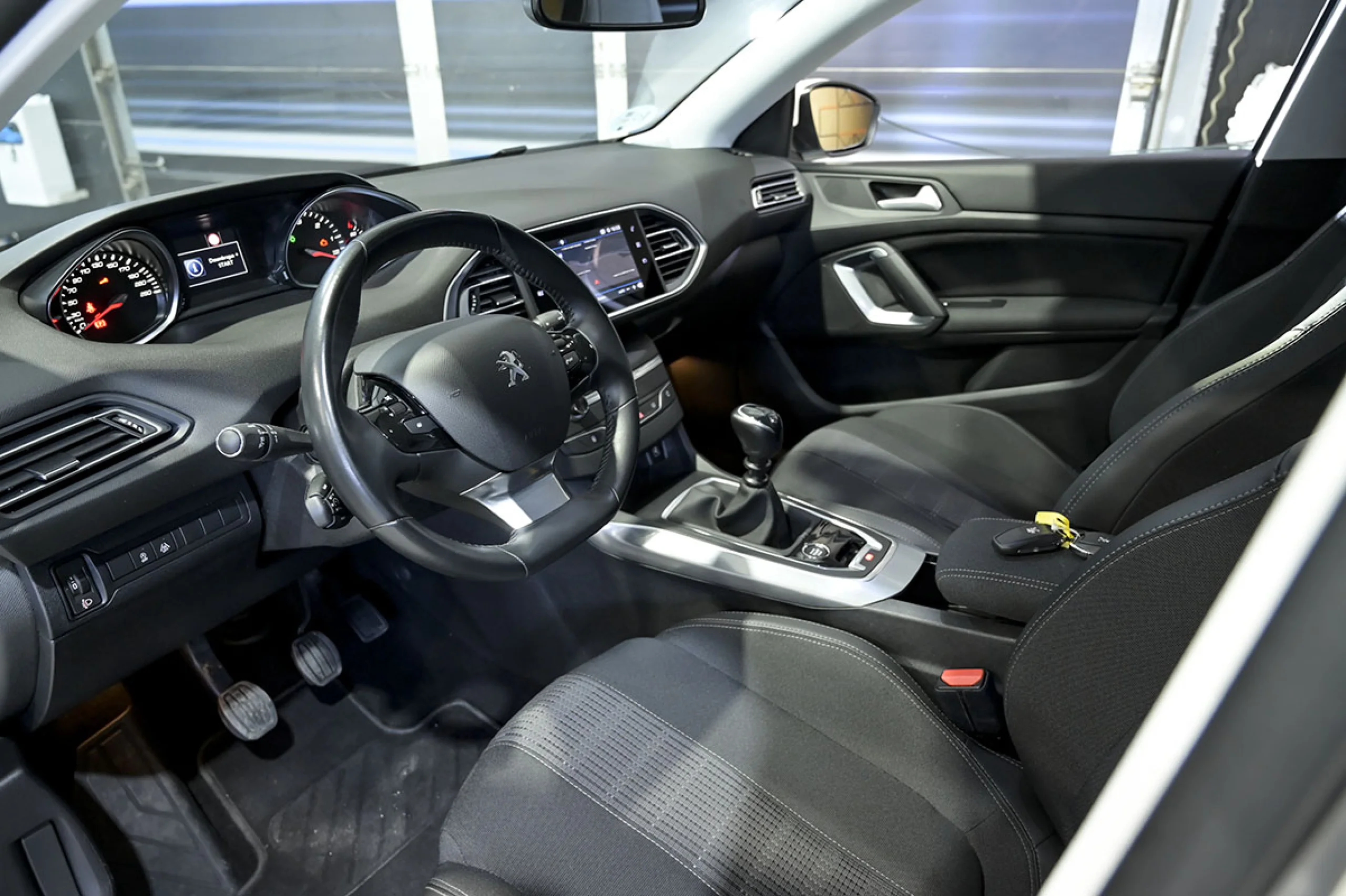 Peugeot 308 SW Allure Pack BlueHDI 130 SS - Foto 6