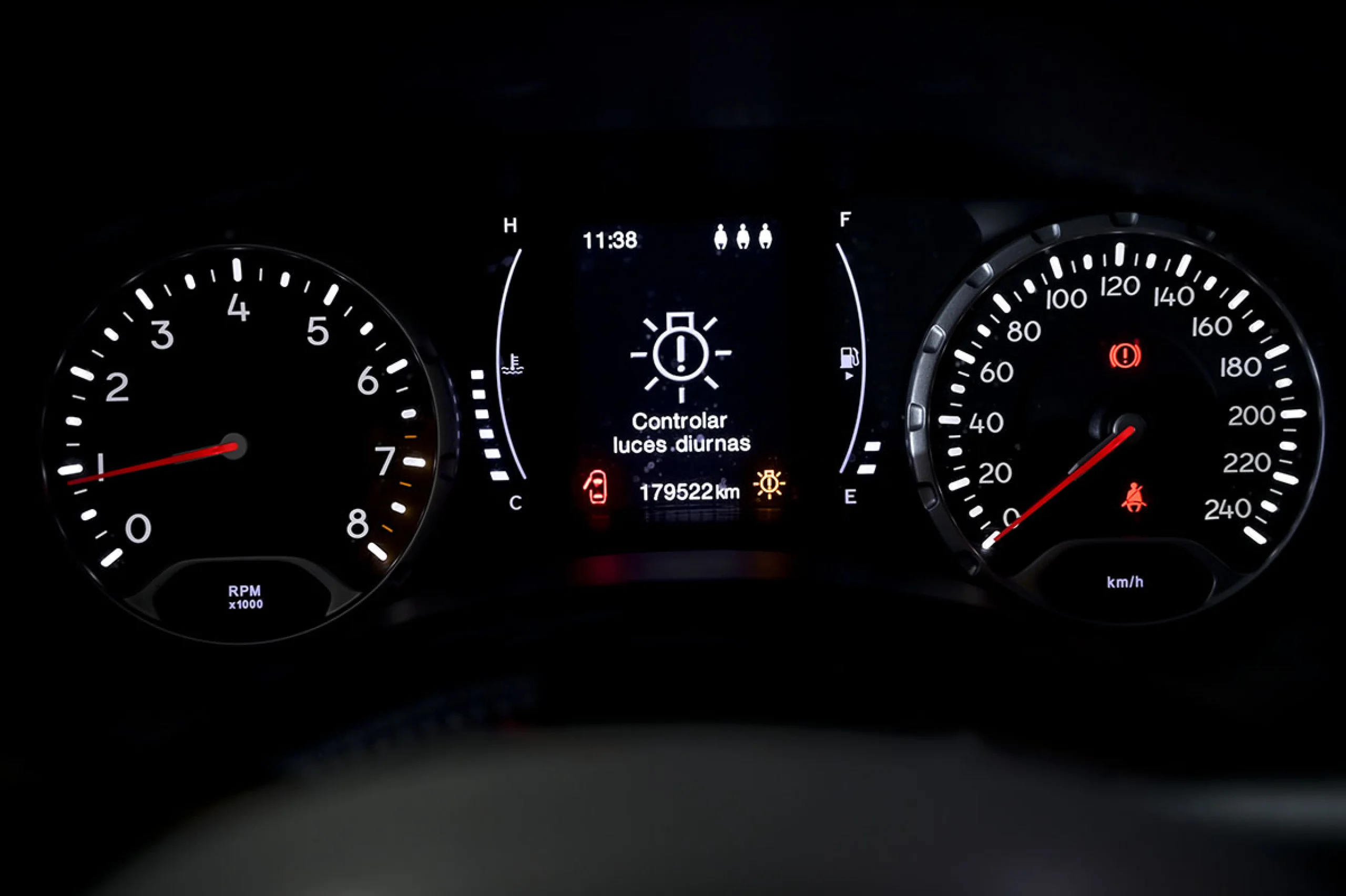 Jeep Renegade 1.3G 110kW Longitude 4x2 DDCT - Foto 7