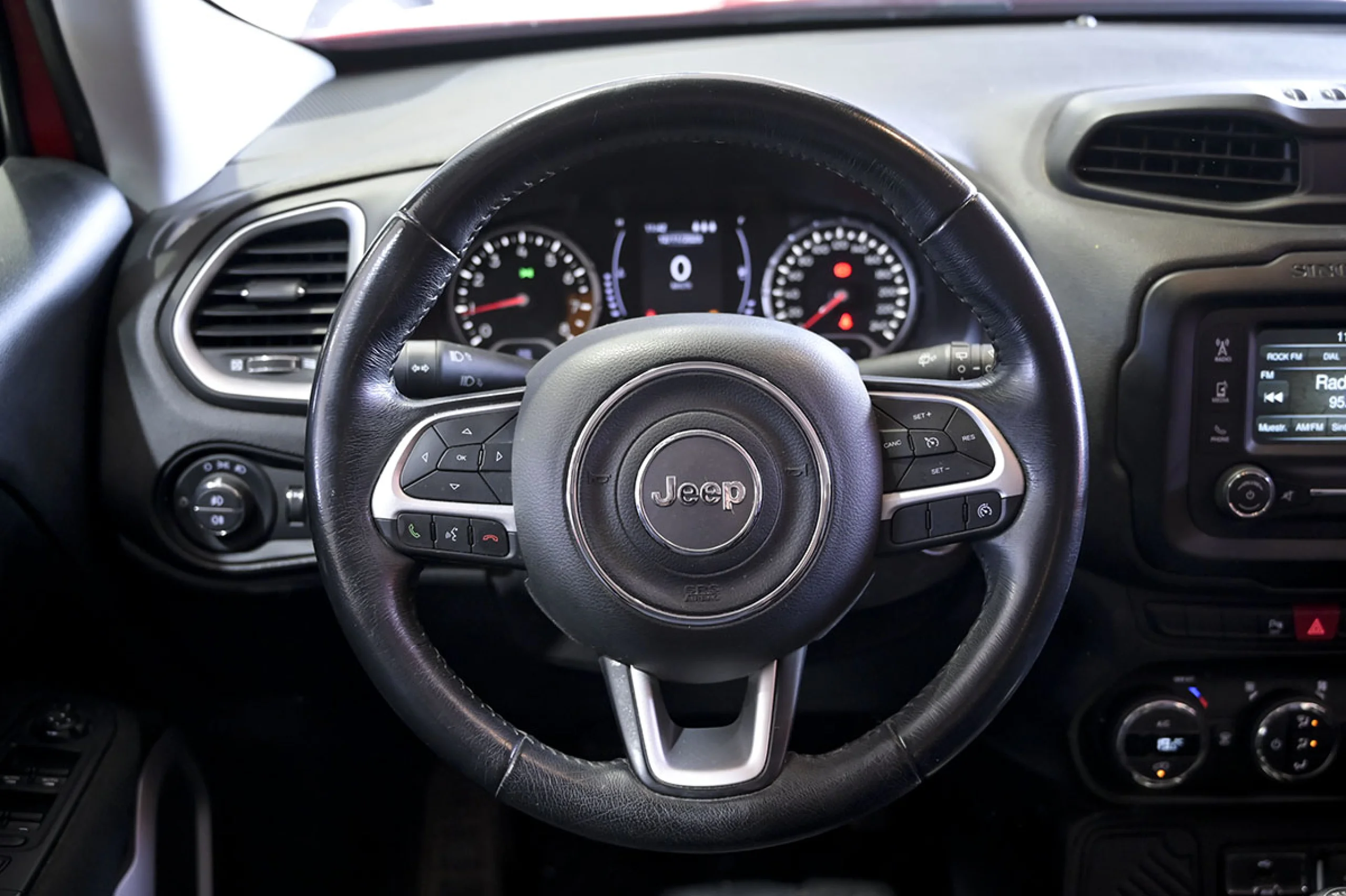 Jeep Renegade 1.3G 110kW Longitude 4x2 DDCT - Foto 26