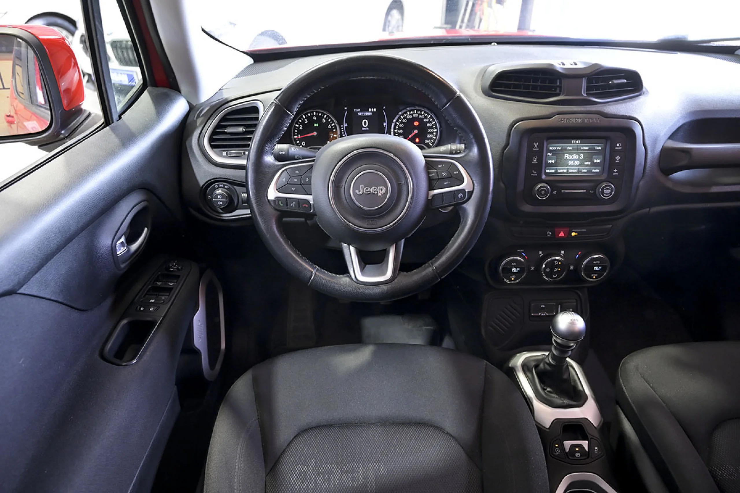 Jeep Renegade 1.3G 110kW Longitude 4x2 DDCT - Foto 31