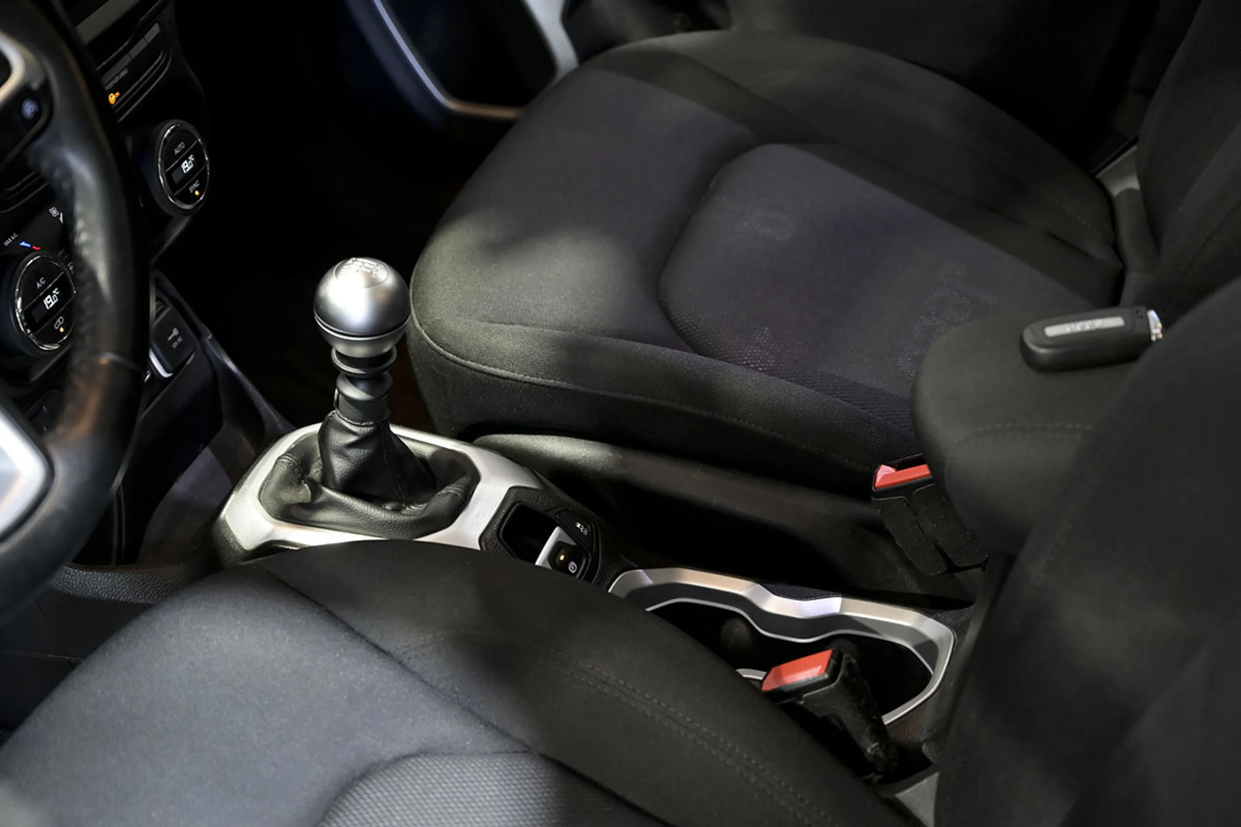 Jeep Renegade 1.3G 110kW Longitude 4x2 DDCT - Foto 32