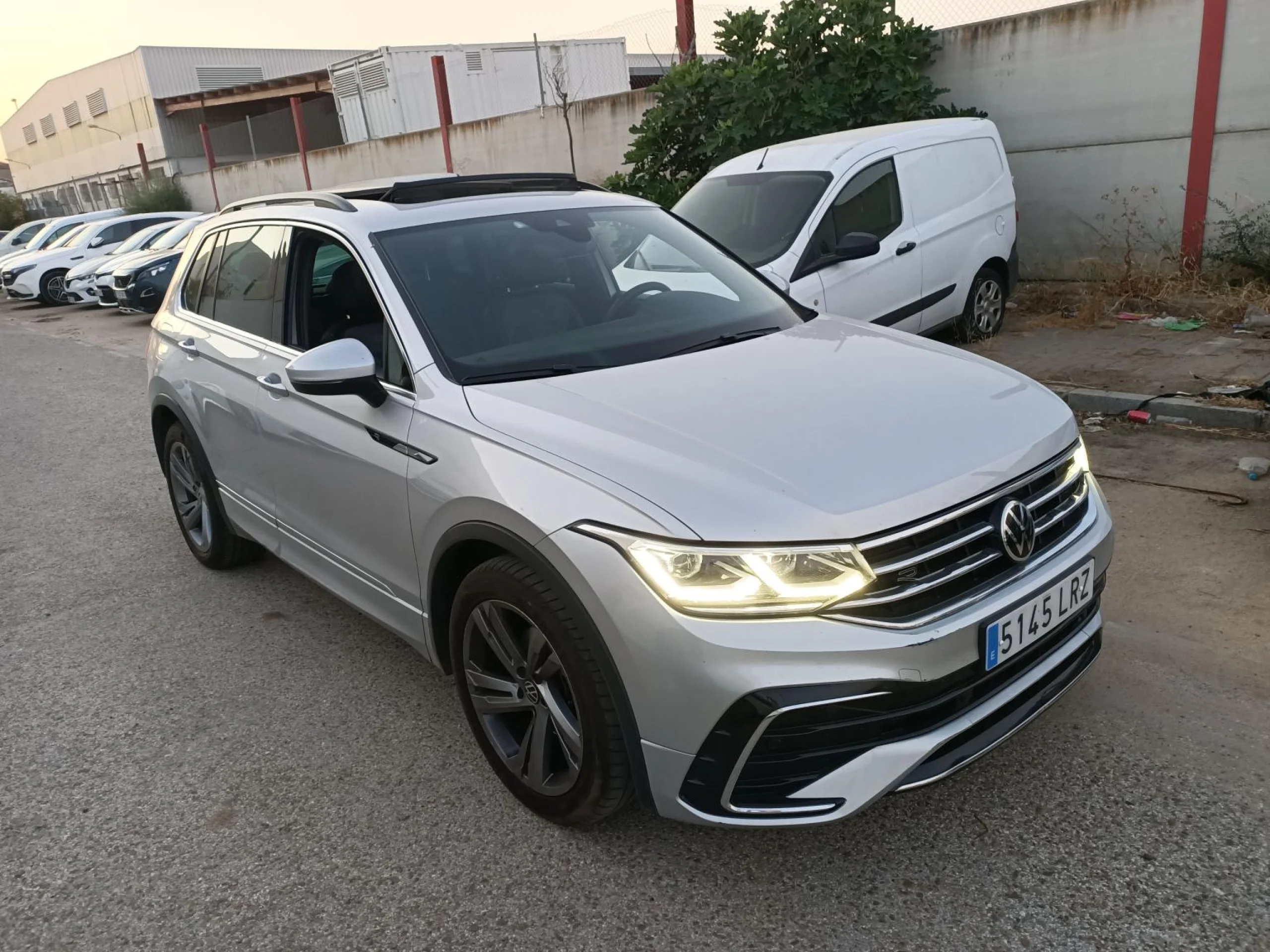 Volkswagen Tiguan R-Line 2.0 TDI 110kW (150CV) DSG - Foto 4