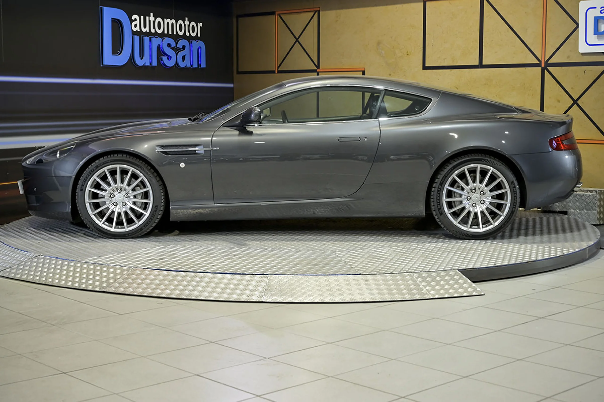 Aston Martin DB9 5.9 Coupe Touchtronic - Foto 18