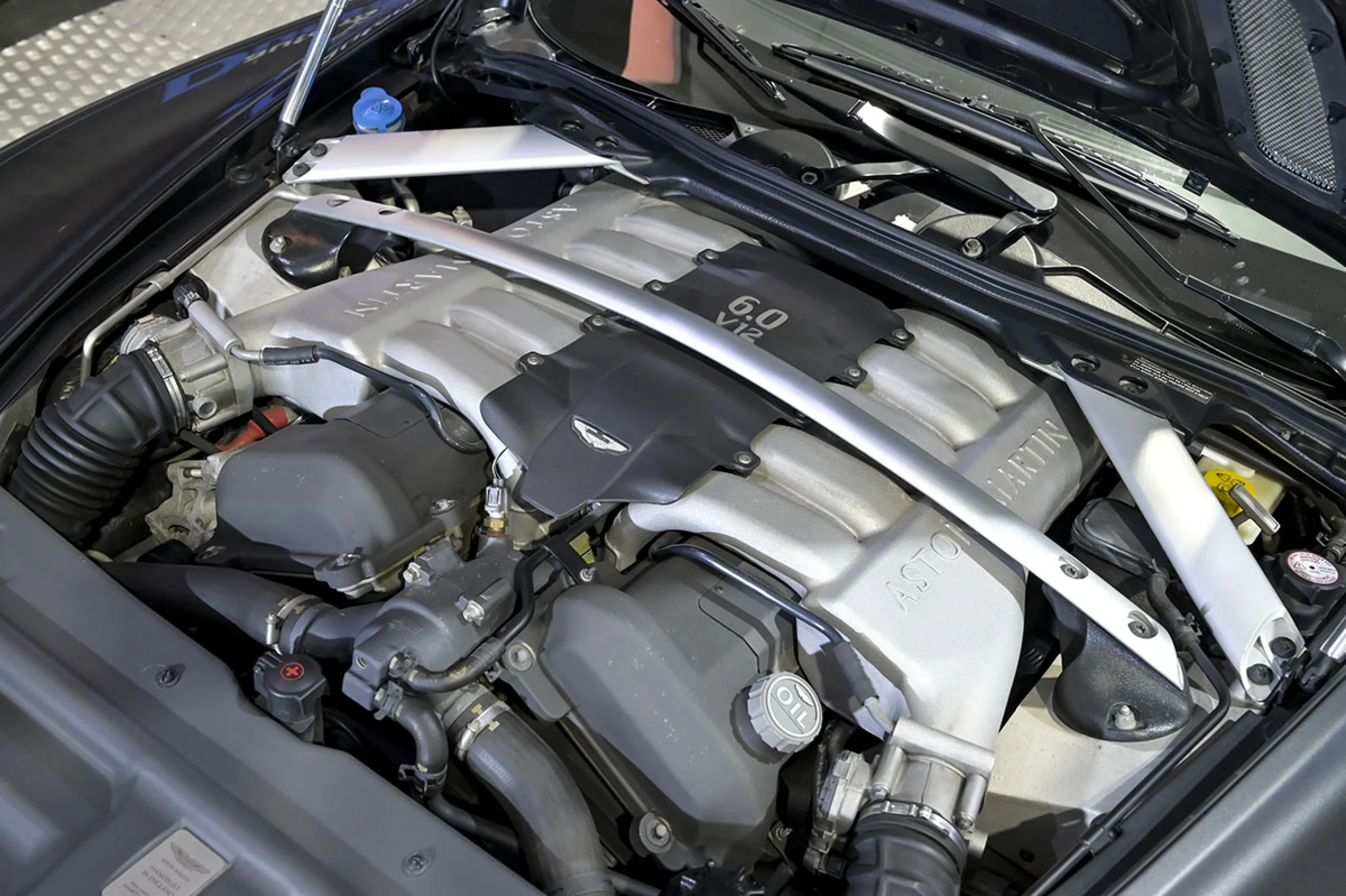 Aston Martin DB9 5.9 Coupe Touchtronic - Foto 21