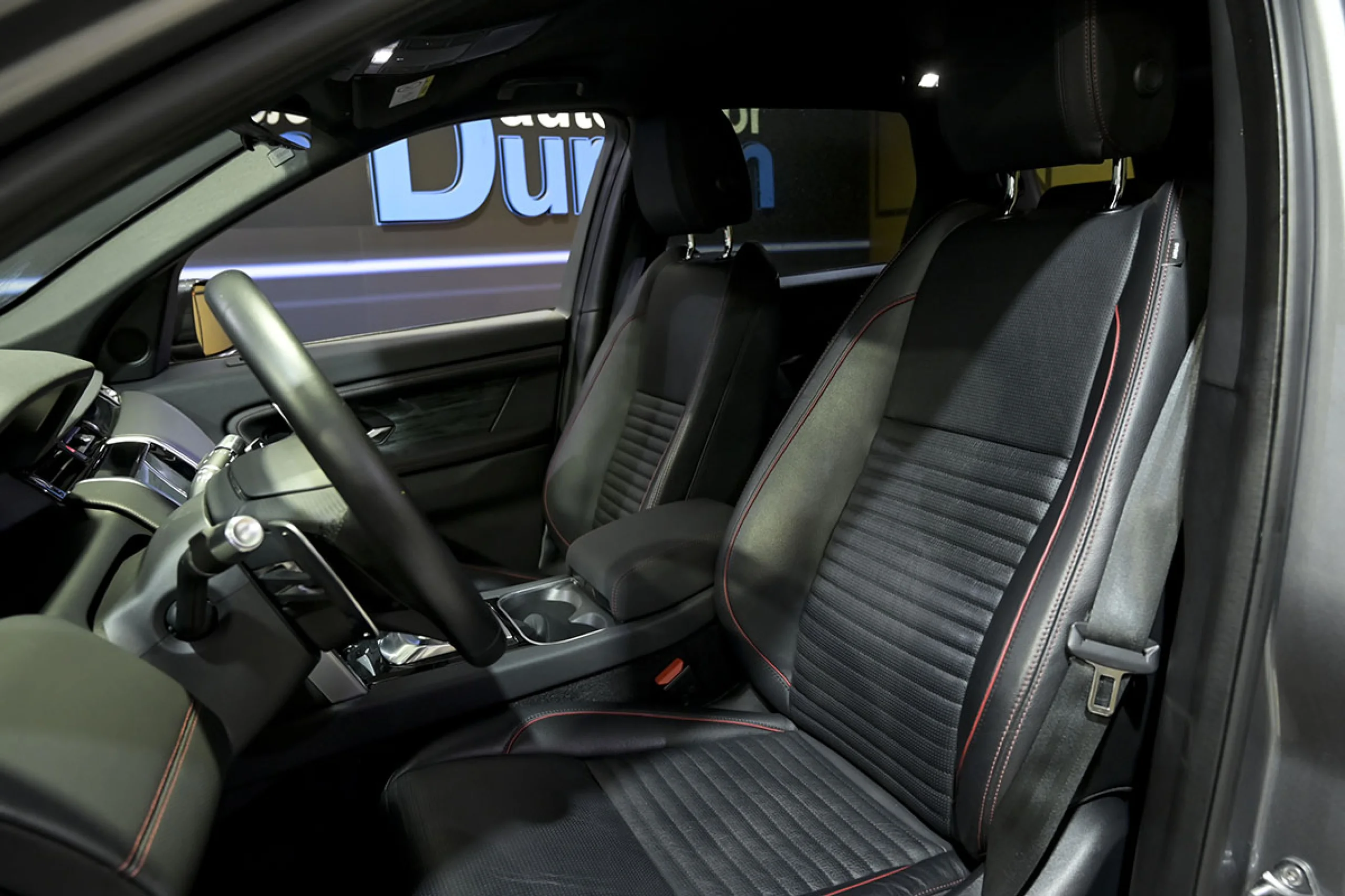 Land Rover Discovery Sport 1.5 I3 PHEV 309PS AWD Auto RDynamic SE - Foto 9