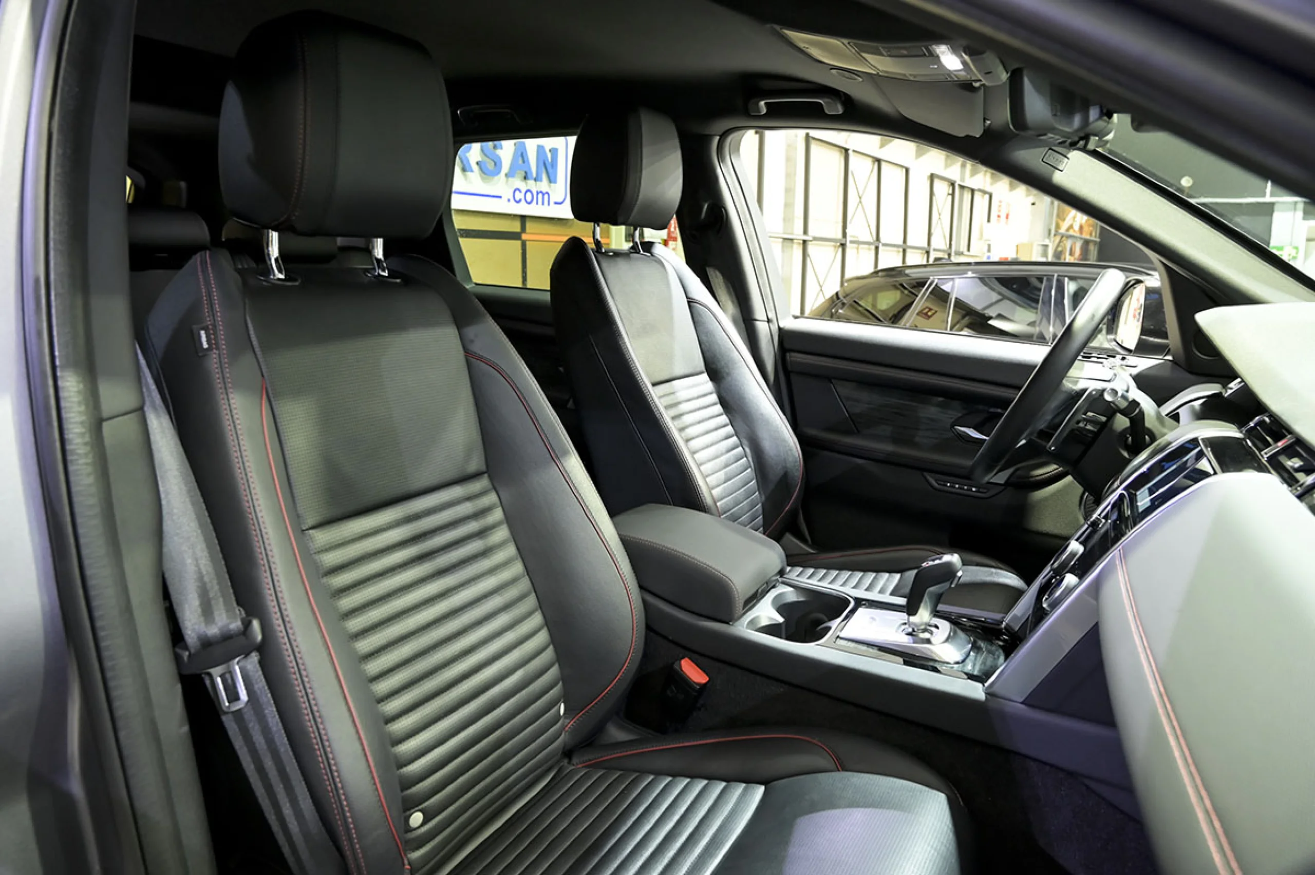 Land Rover Discovery Sport 1.5 I3 PHEV 309PS AWD Auto RDynamic SE - Foto 24