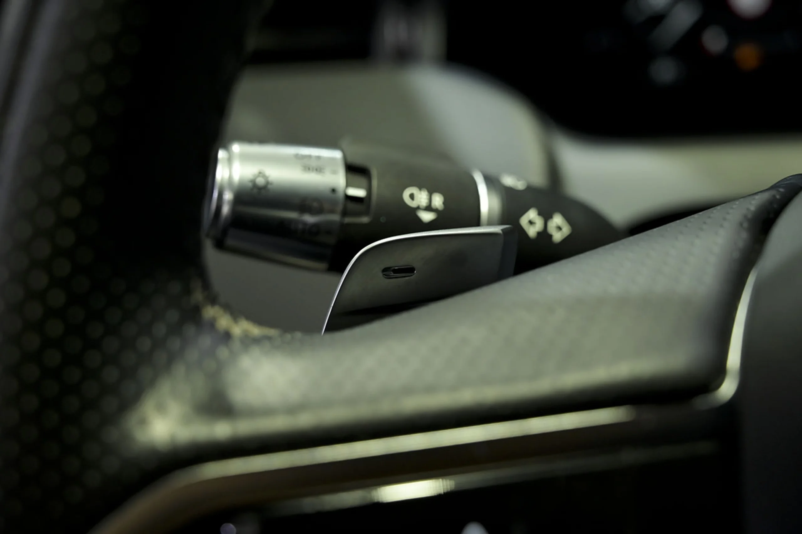 Land Rover Discovery Sport 1.5 I3 PHEV 309PS AWD Auto RDynamic SE - Foto 32