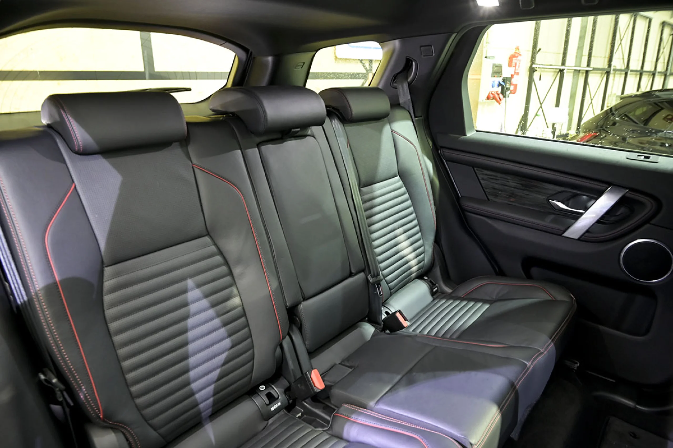 Land Rover Discovery Sport 1.5 I3 PHEV 309PS AWD Auto RDynamic SE - Foto 40