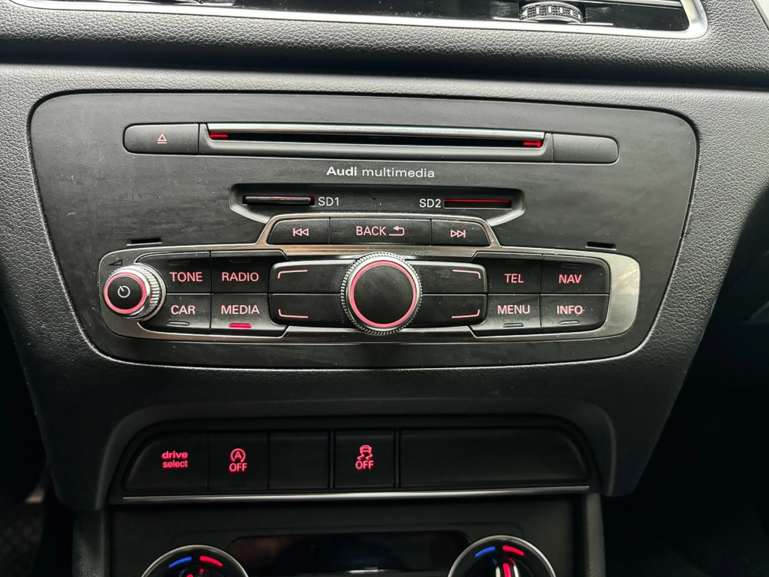 Audi Q3 Attraction 2.0 TDI 110kW 150CV - Foto 23