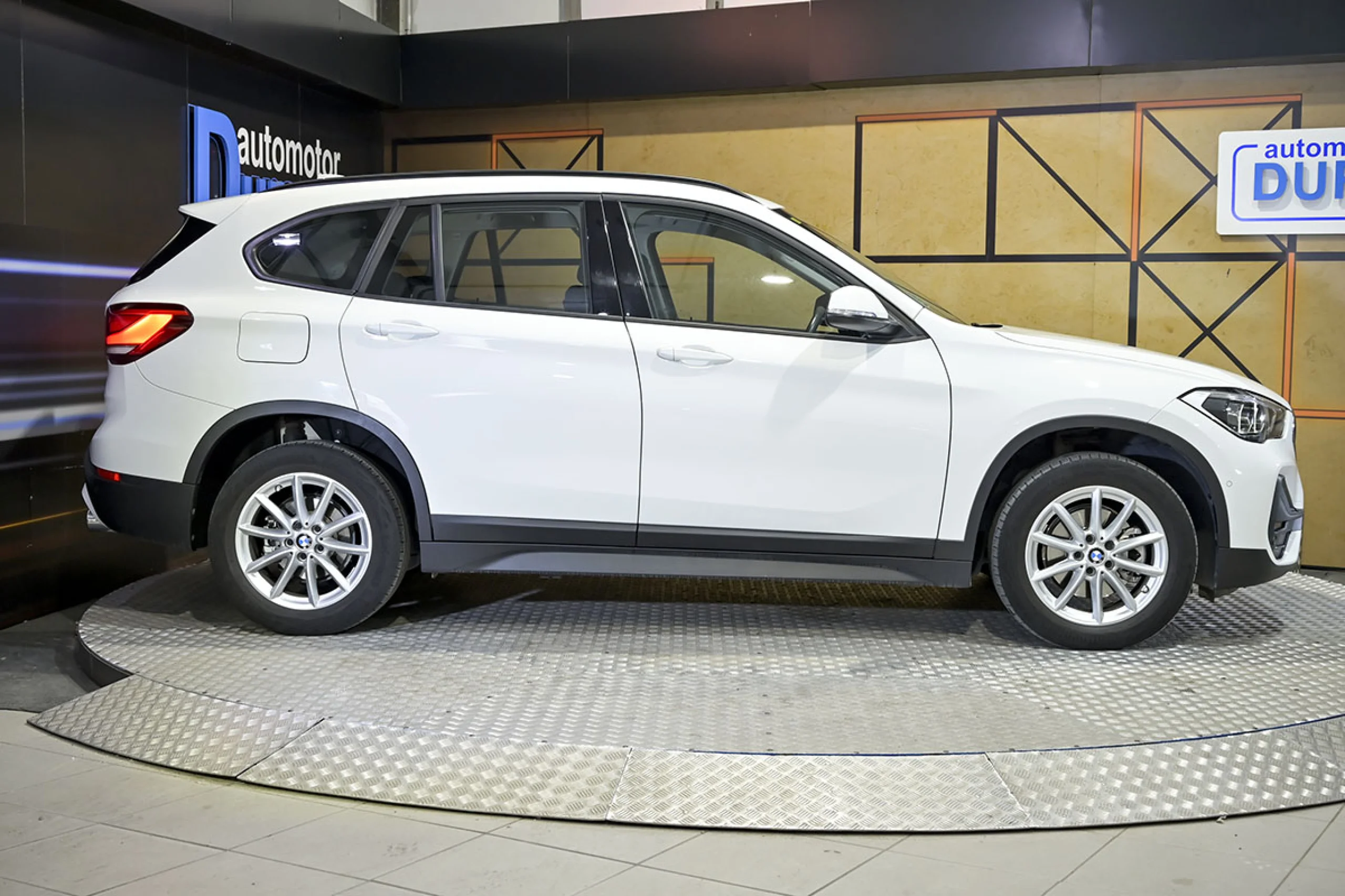 BMW X1 sDrive18d - Foto 20