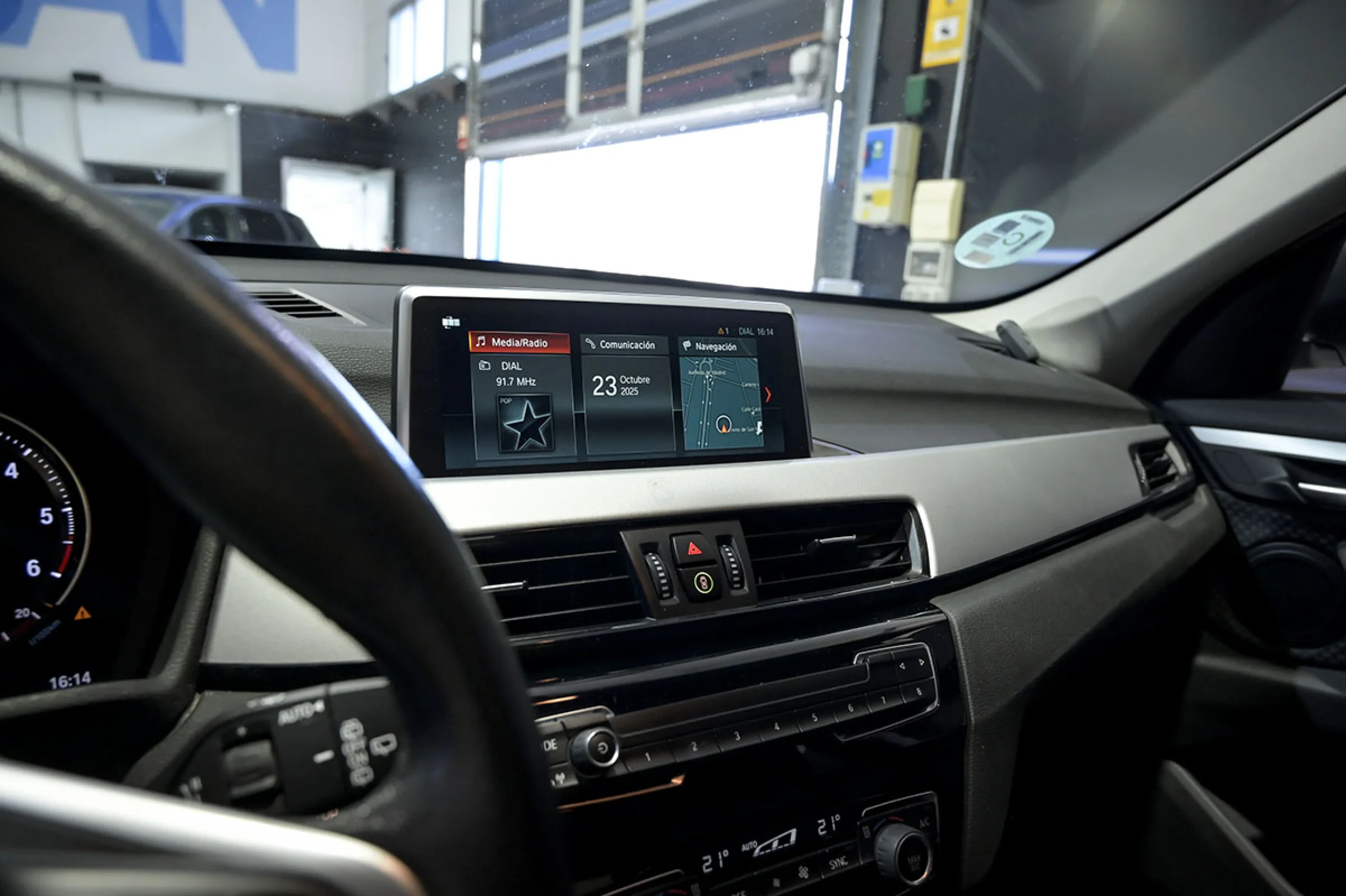 BMW X1 sDrive18d - Foto 29