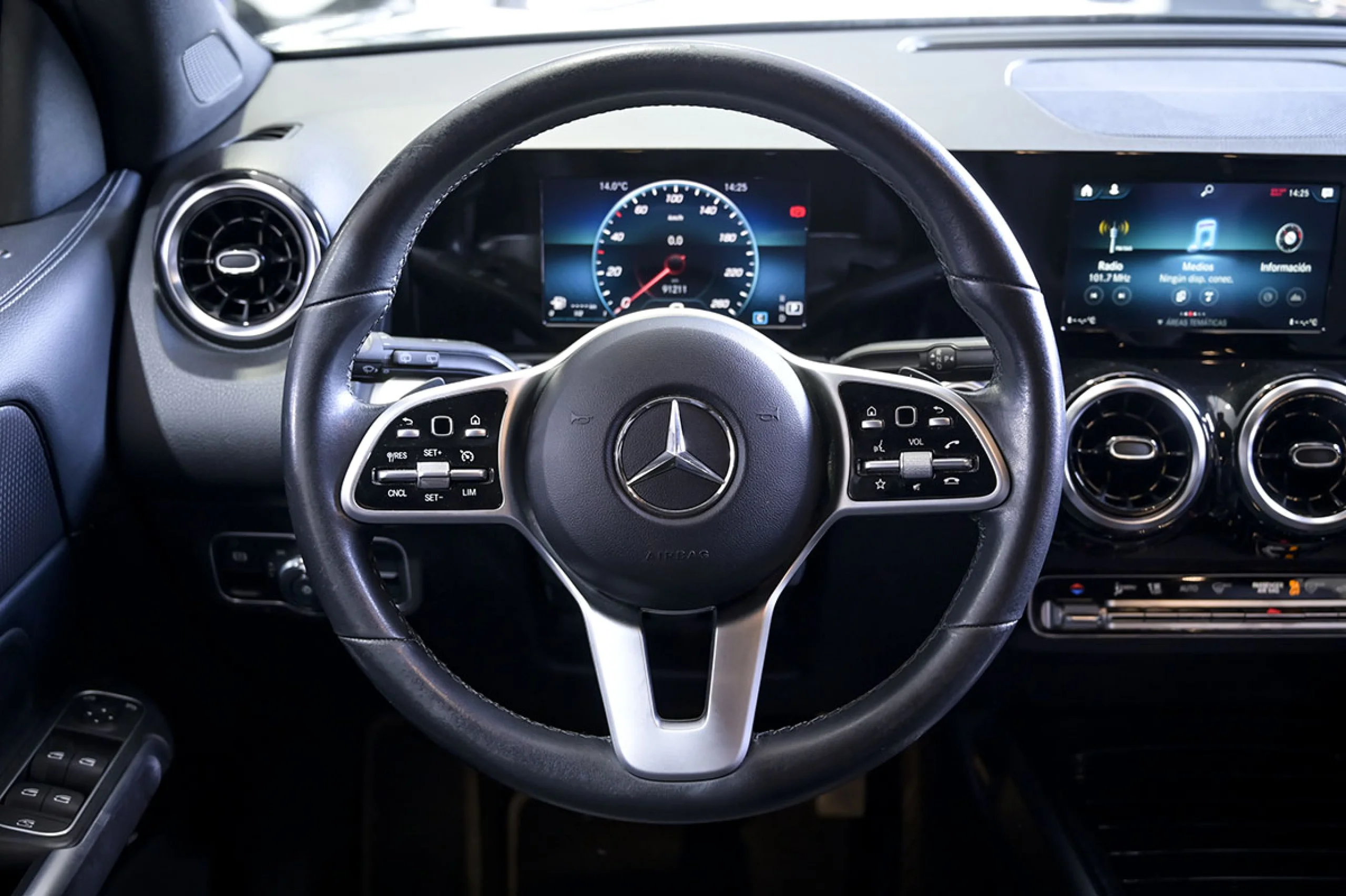 Mercedes-Benz GLB 220 MERCEDES-BENZ GLB 2.0 GLB 220 D 4MATIC DCT 140KW 190CV - Foto 27