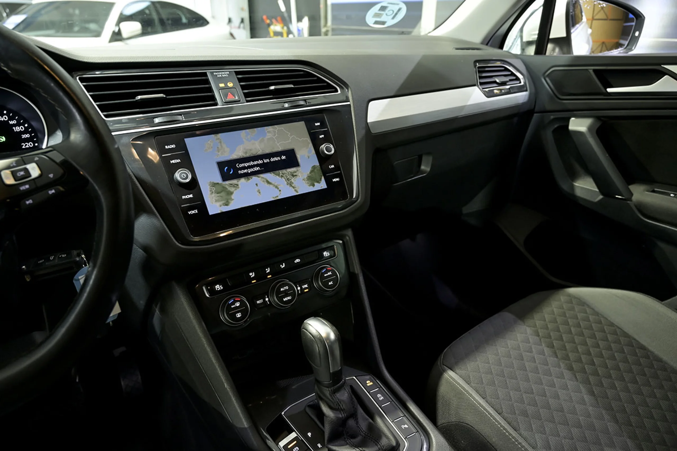 Volkswagen Tiguan Advance 2.0 TDI 110kW 150CV DSG - Foto 28