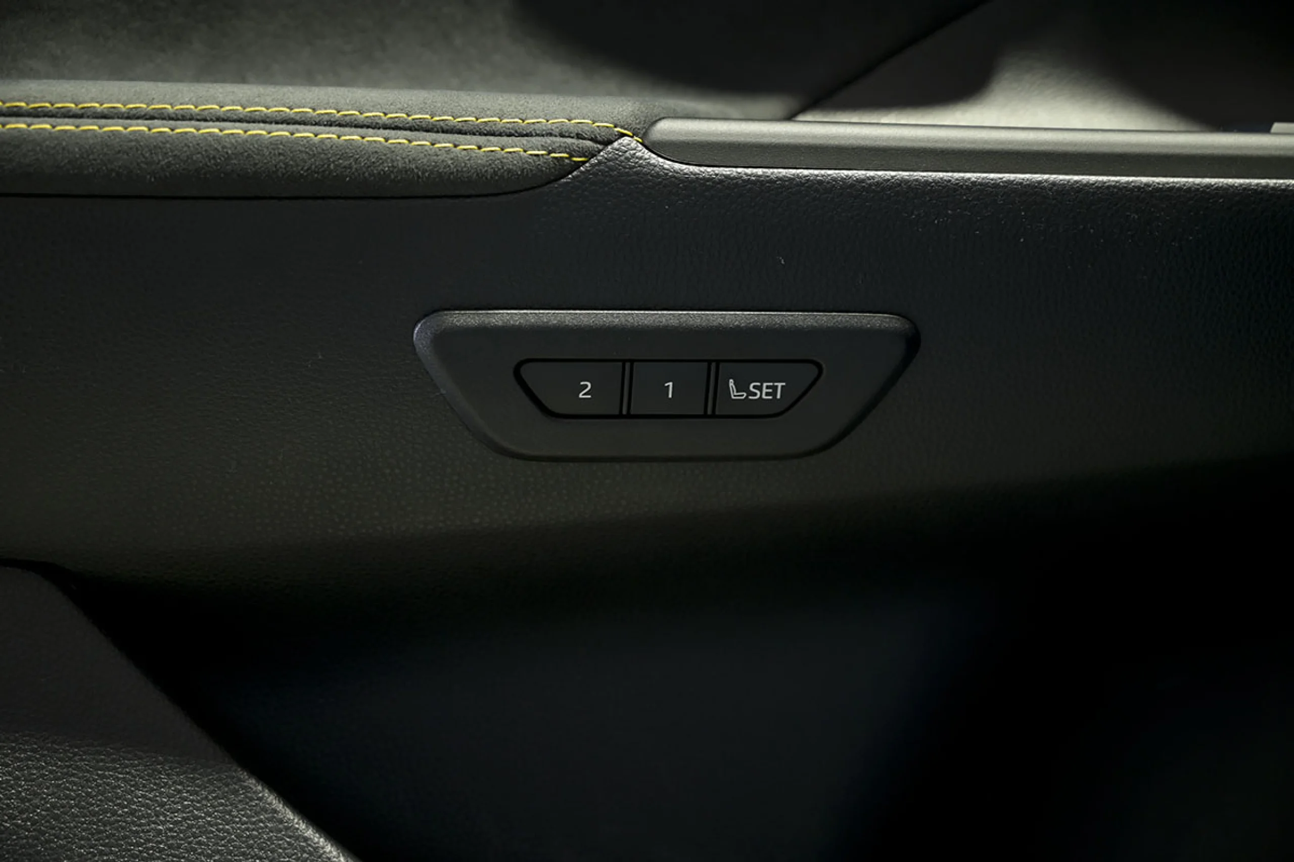 Toyota C-HR 2.0 200H Premiere Edition - Foto 26